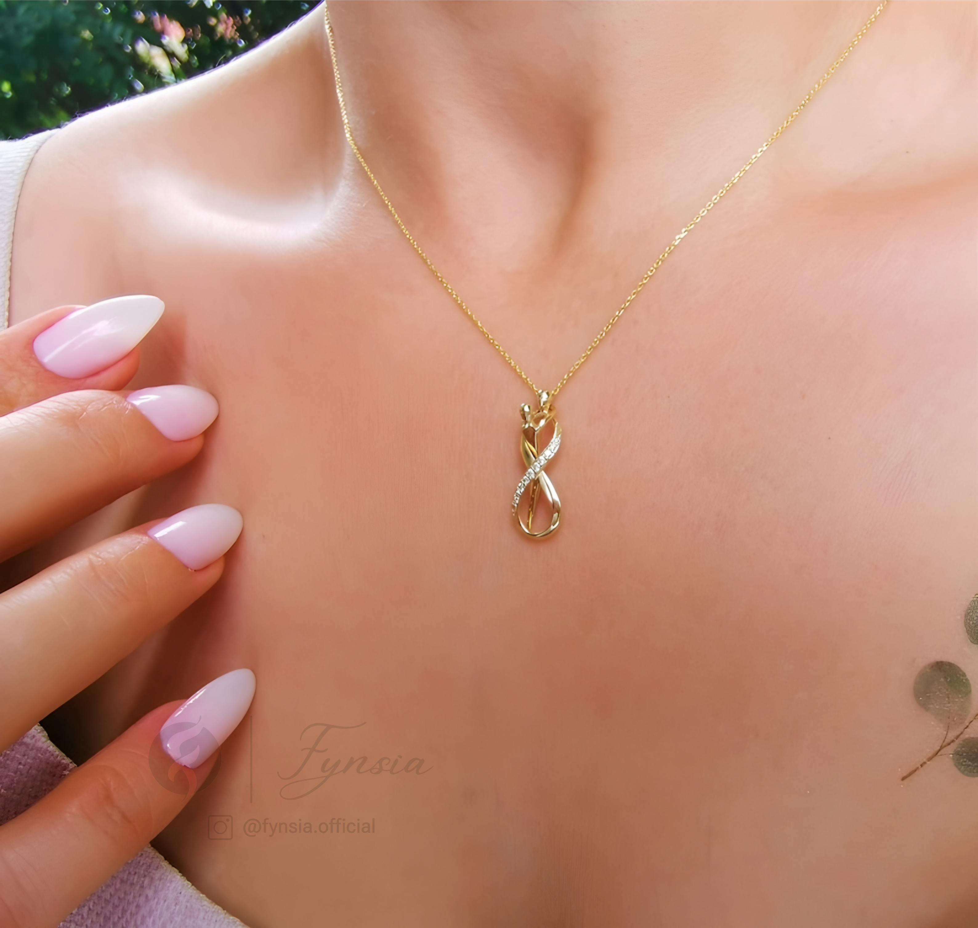 Golden Couple Hug Pendant Chain | Fynsia