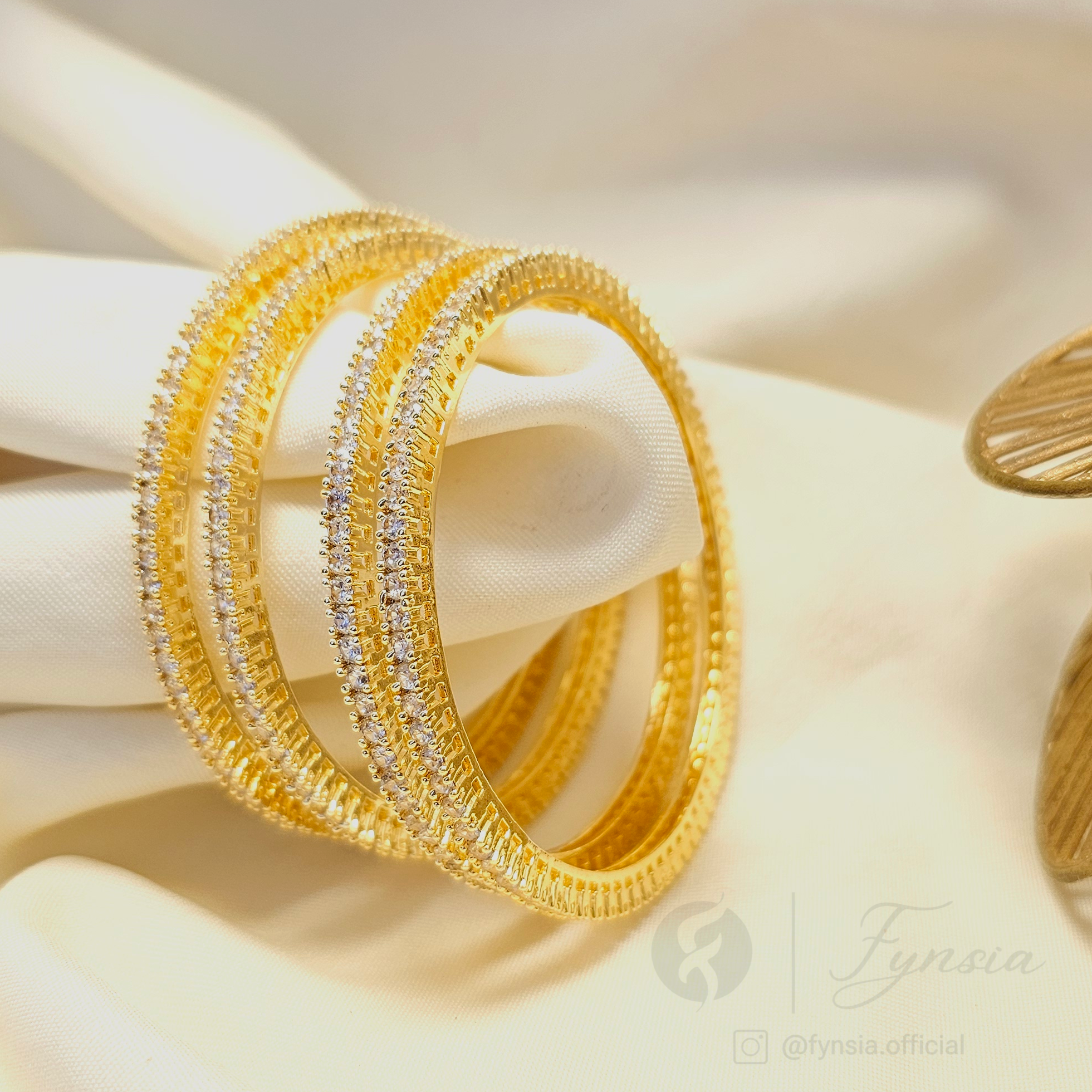 Golden Nisha Solitaire 4pc Bangle Set For Girls And Women