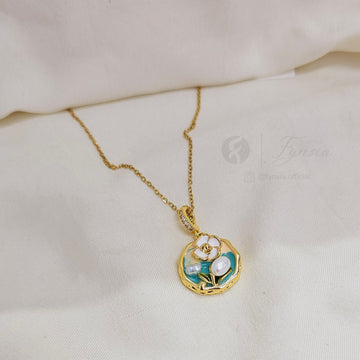 Rose Petal Golden Pendant Chain | Fynsia