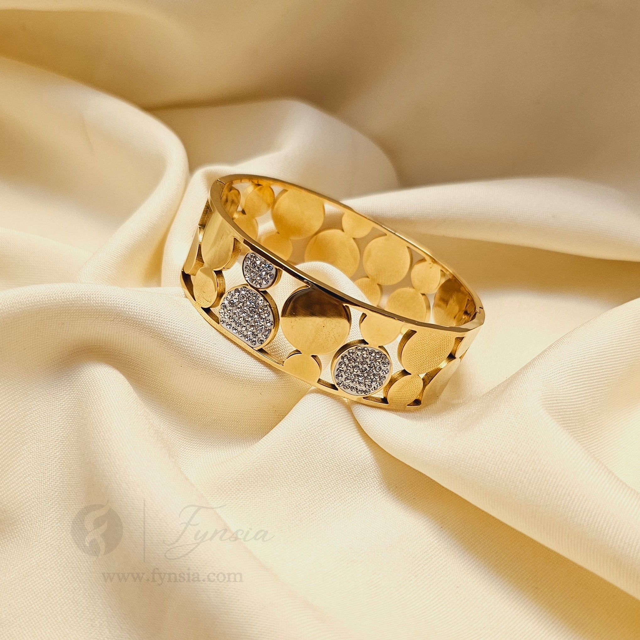 Layla Golden Anti Tarnish Kada – Stainless Steel Bracelet | Fynsia