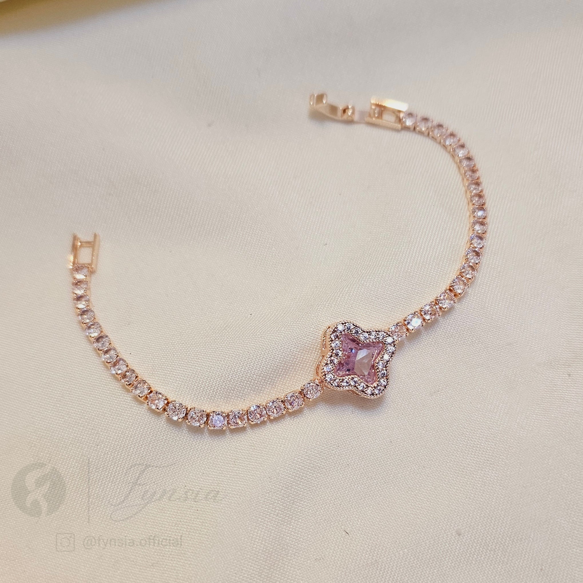 Rosegold Zirconia Clover Bracelet - Anti Tarnish | Fynsia