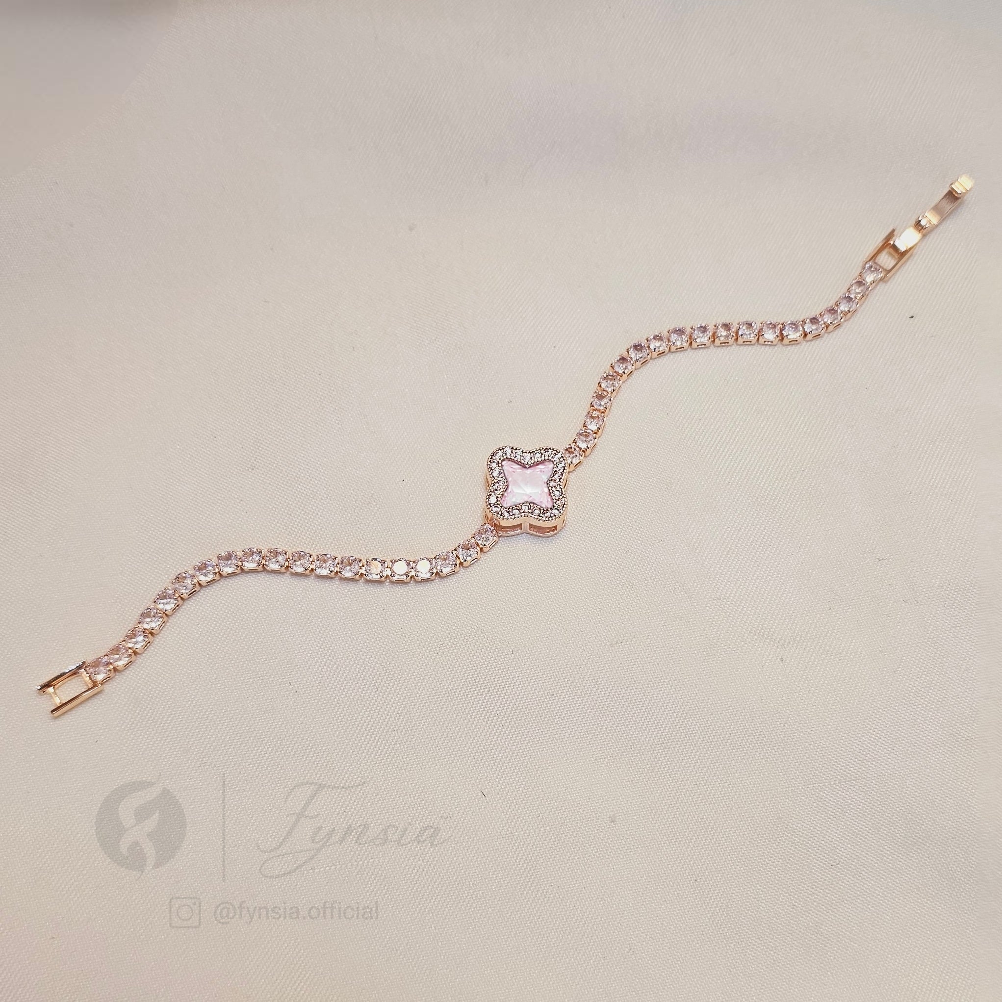 Rosegold Zirconia Clover Bracelet - Anti Tarnish | Fynsia