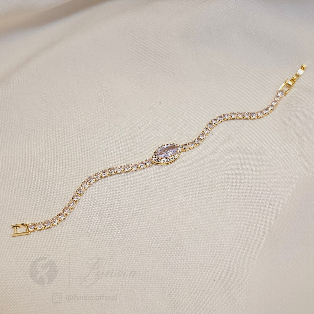 Golden Zirconia Marquise Bracelet - Anti Tarnish | Fynsia