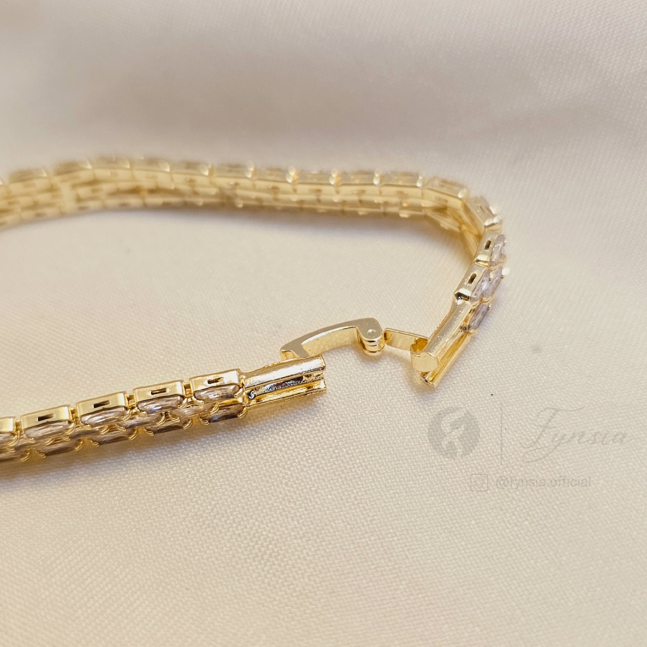 Golden Zirconia Baguette Belt Tennis Bracelet - Anti Tarnish | Fynsia