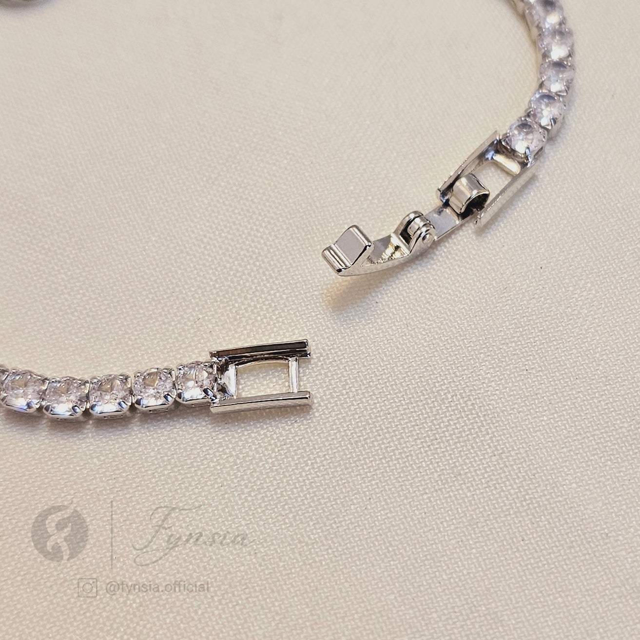 Silver Zirconia Heart Bracelet - Anti Tarnish | Fynsia