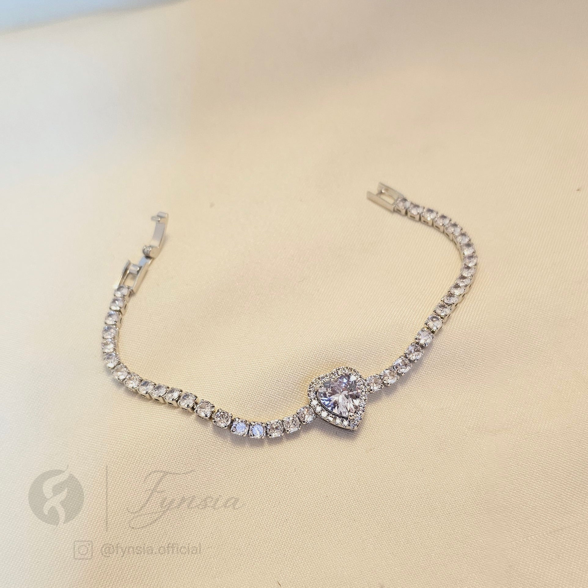 Silver Zirconia Heart Bracelet - Anti Tarnish | Fynsia