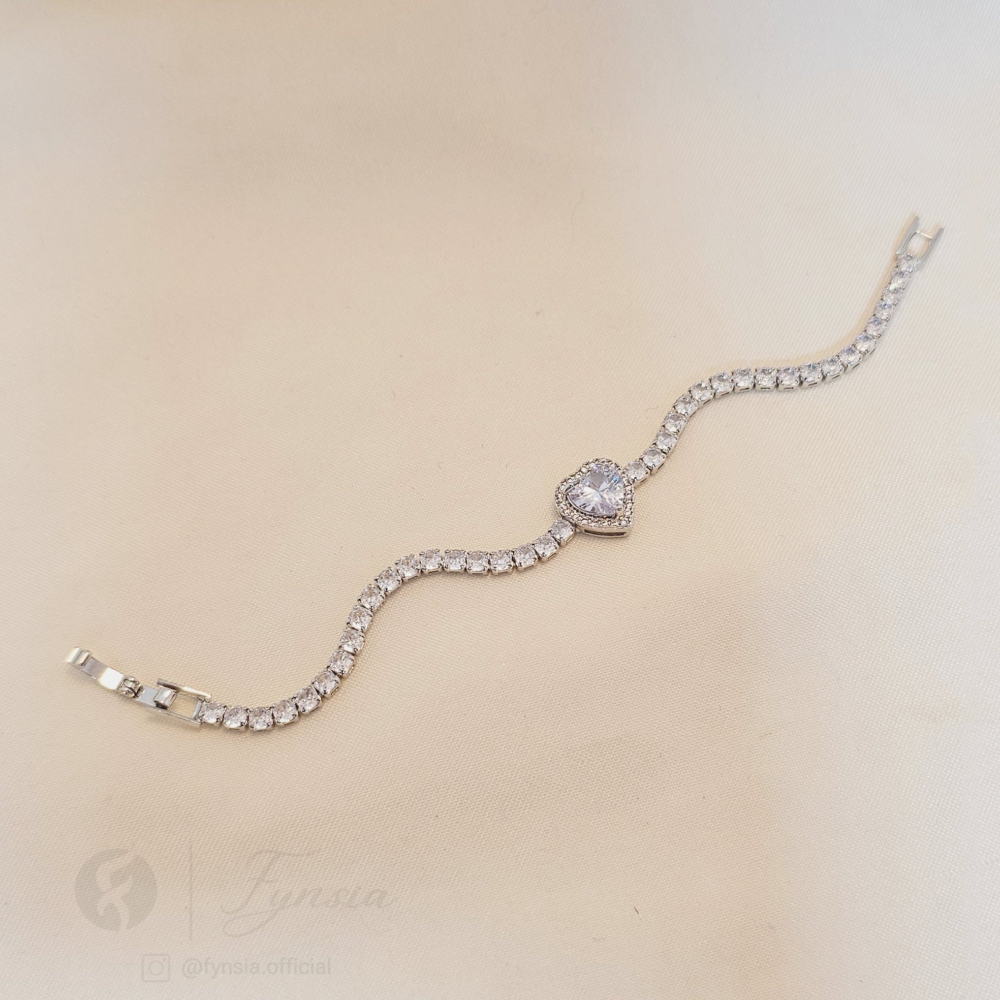 Silver Zirconia Heart Bracelet - Anti Tarnish | Fynsia