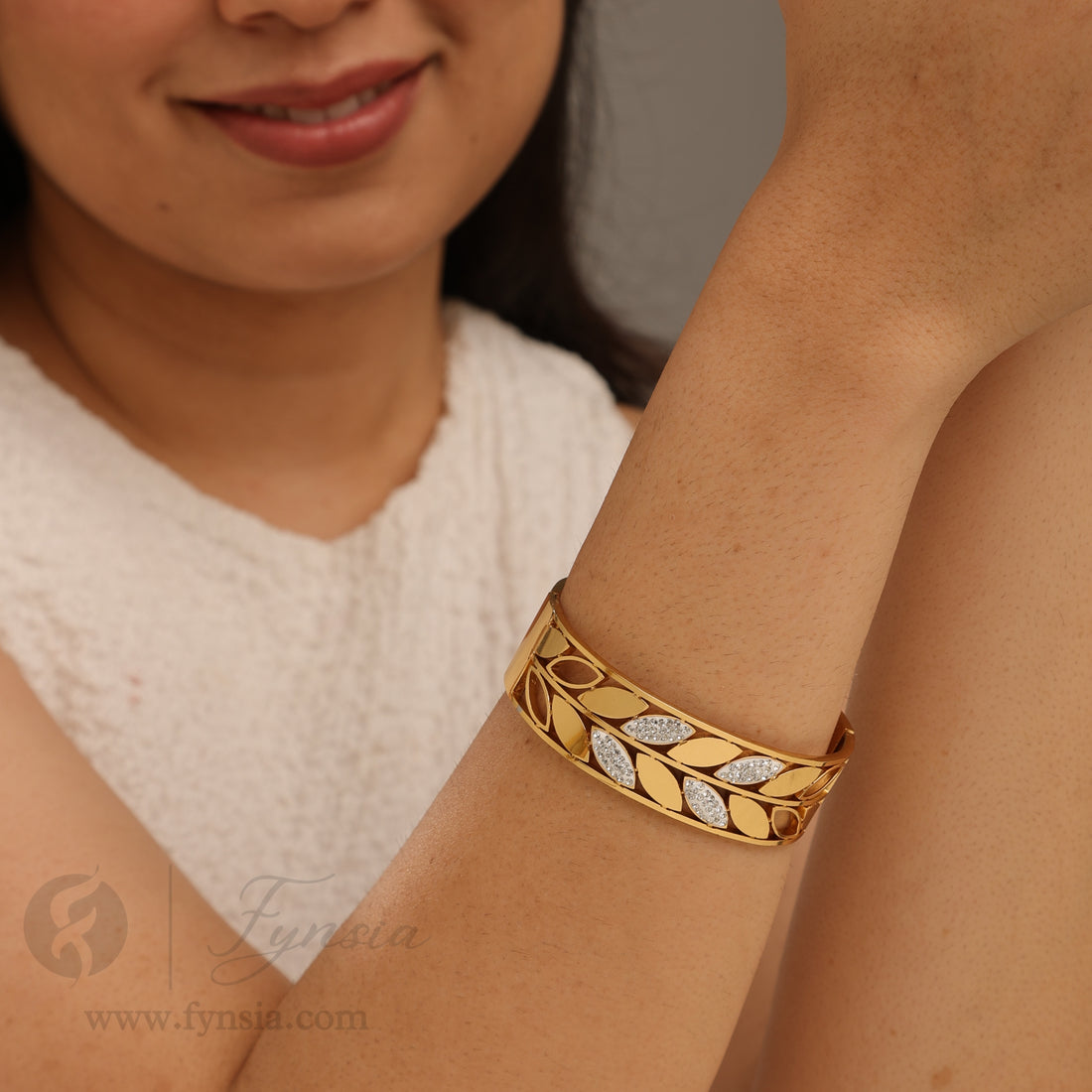 Alina Golden Anti Tarnish Kada – Stainless Steel Bracelet | Fynsia