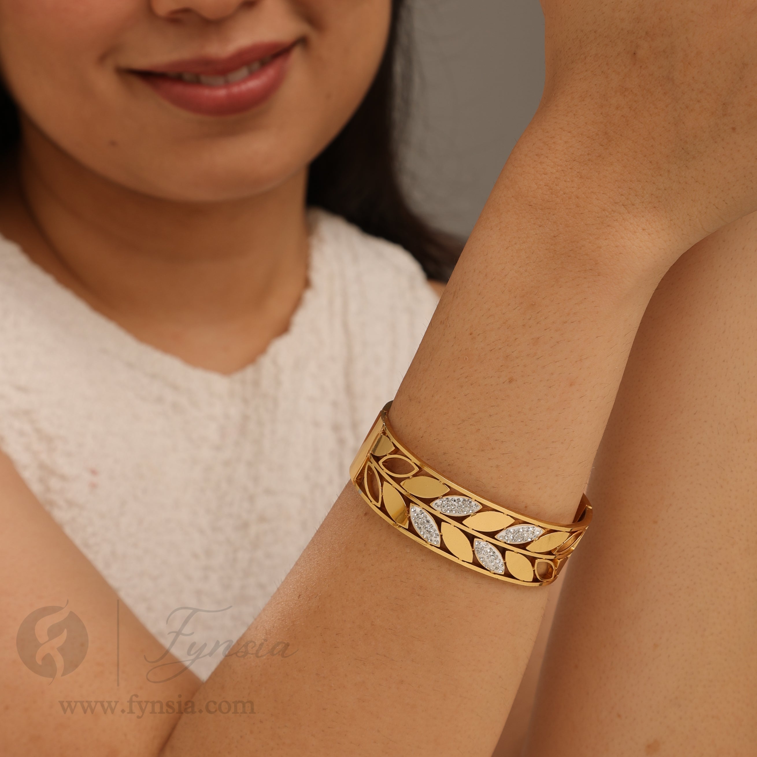 Alina Golden Anti Tarnish Kada – Stainless Steel Bracelet | Fynsia