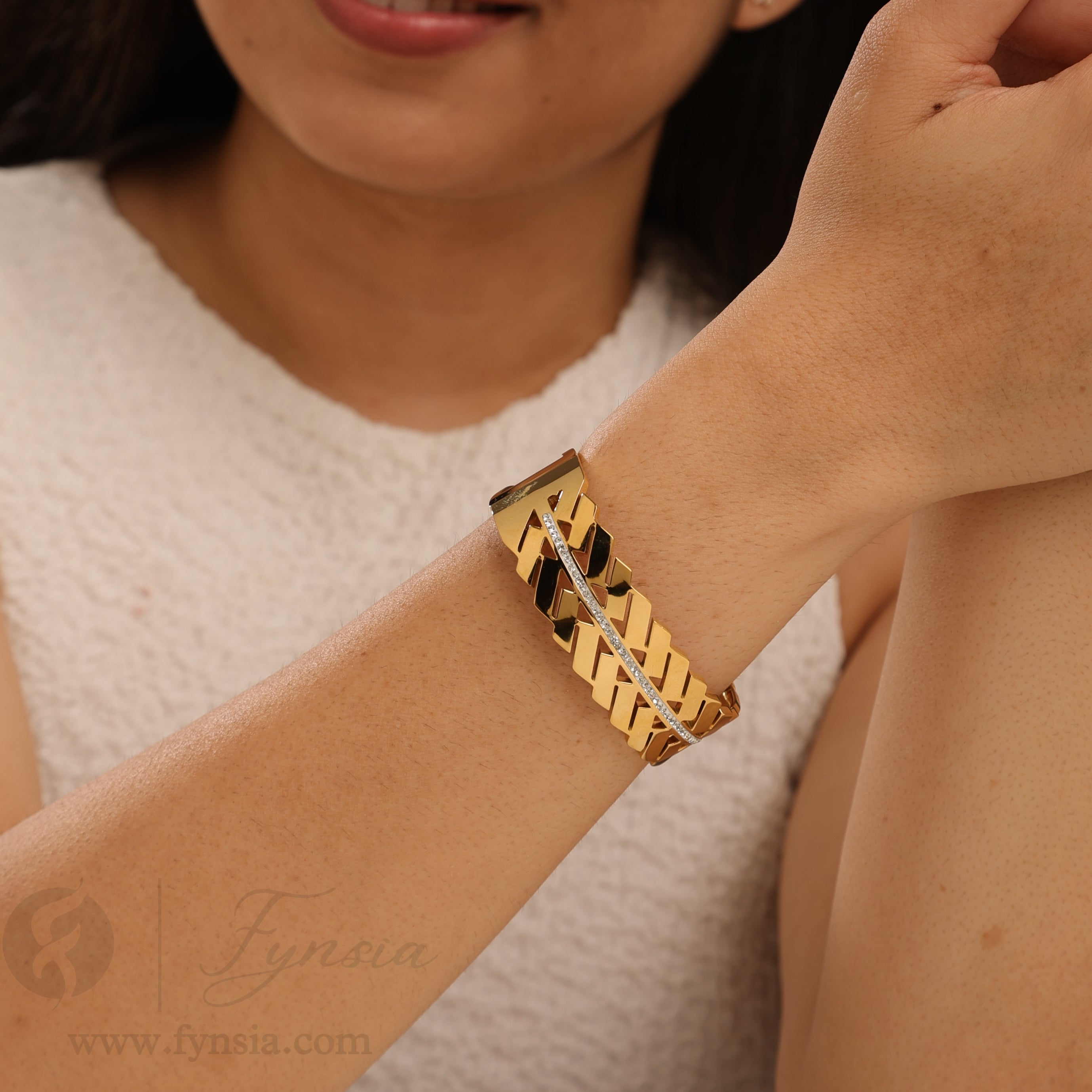 Kehkashan Golden Anti Tarnish Kada – Stainless Steel Bracelet | Fynsia