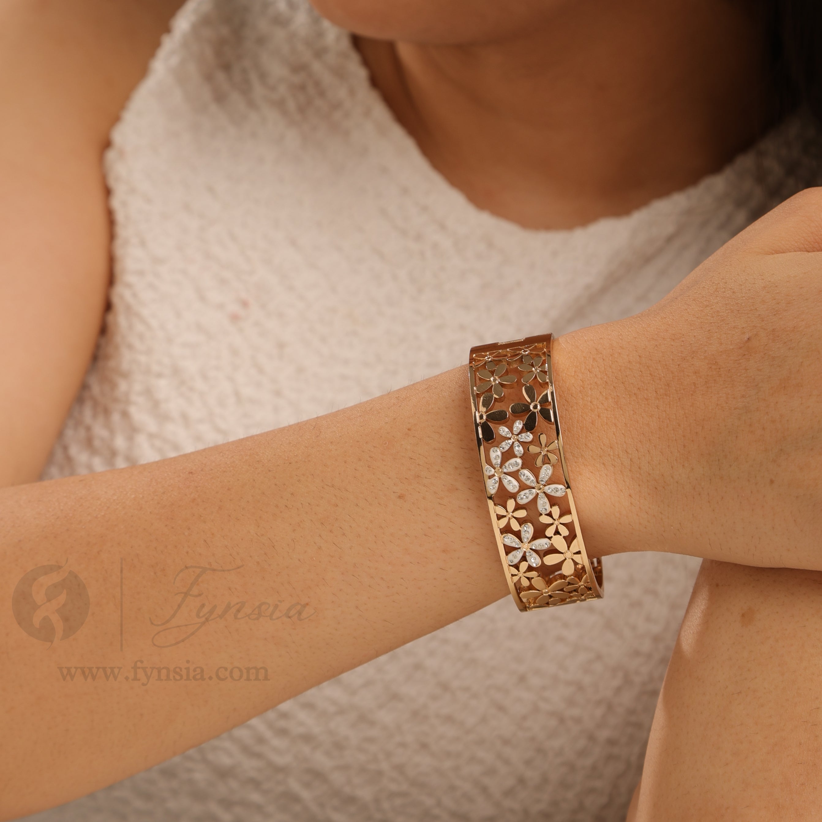 Zoya Golden Anti Tarnish Kada – Stainless Steel Bracelet | Fynsia