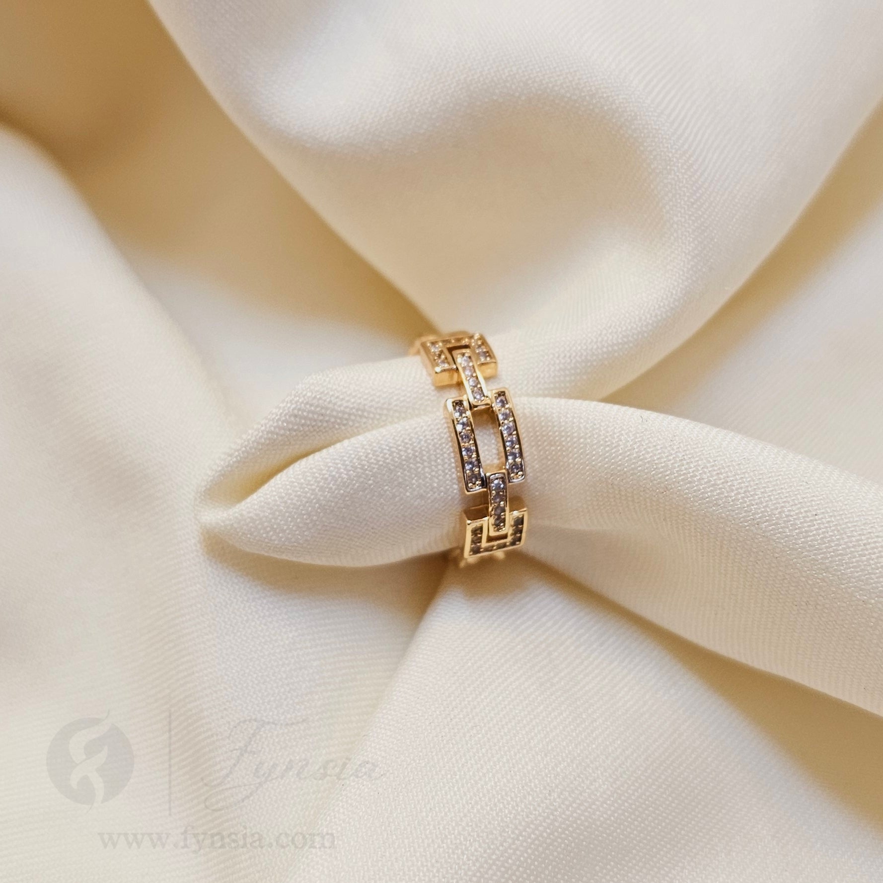 Shakira Gold Ring For Women - Anti Tarnish | Fynsia