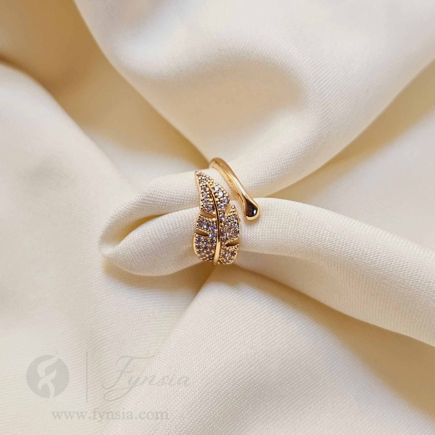 Vini Gold Ring For Women - Anti Tarnish | Fynsia