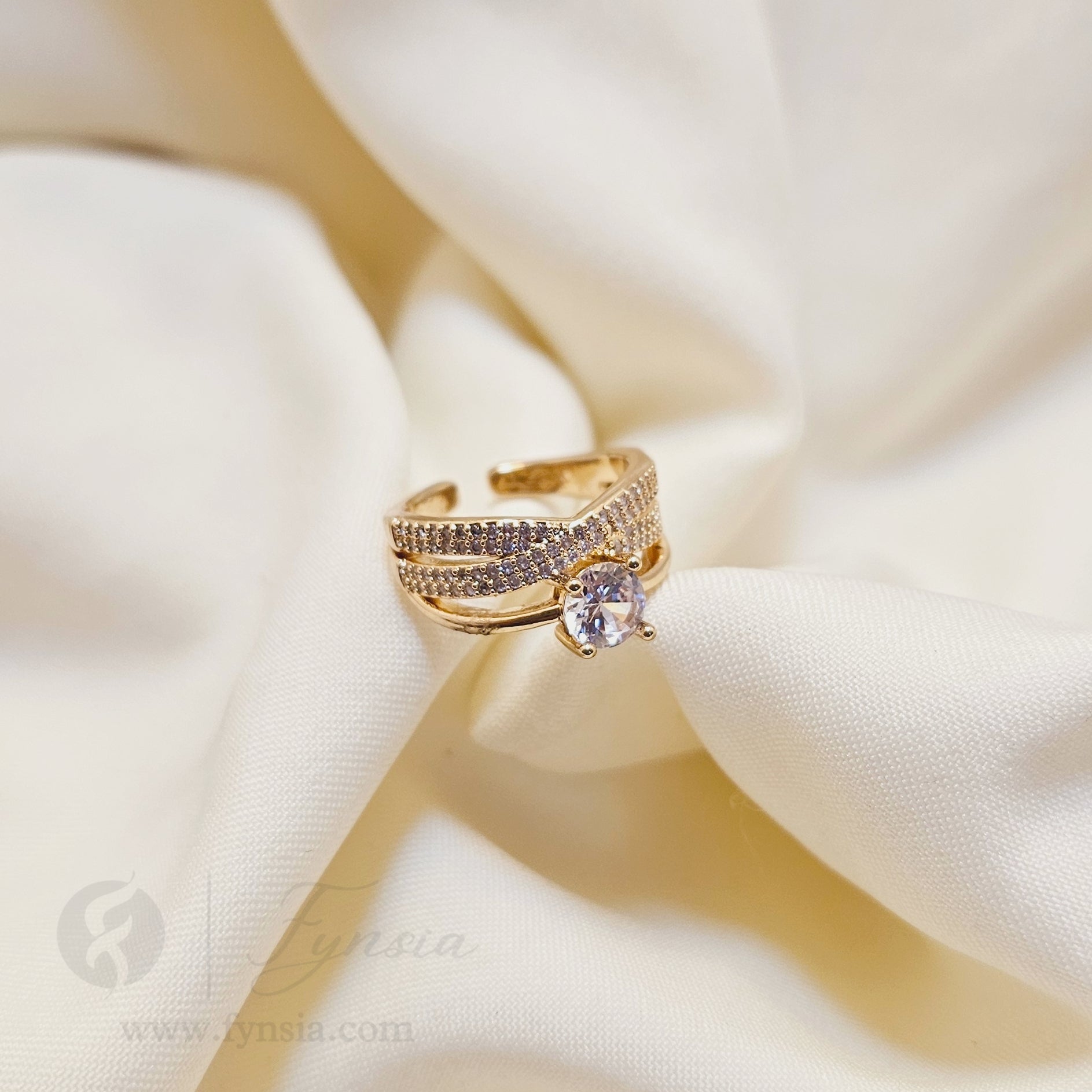 Mary Gold Ring For Women - Anti Tarnish | Fynsia