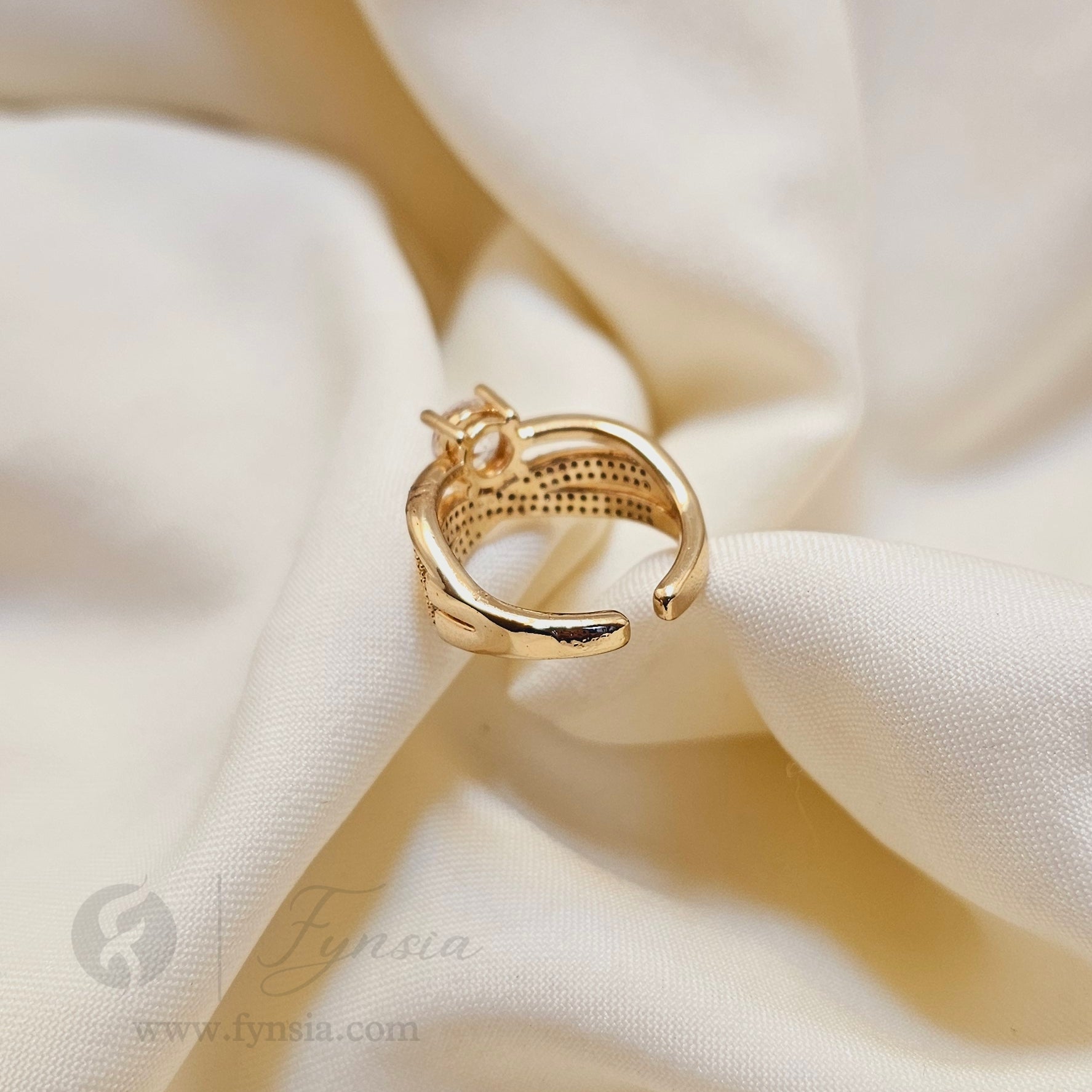 Mary Gold Ring For Women - Anti Tarnish | Fynsia