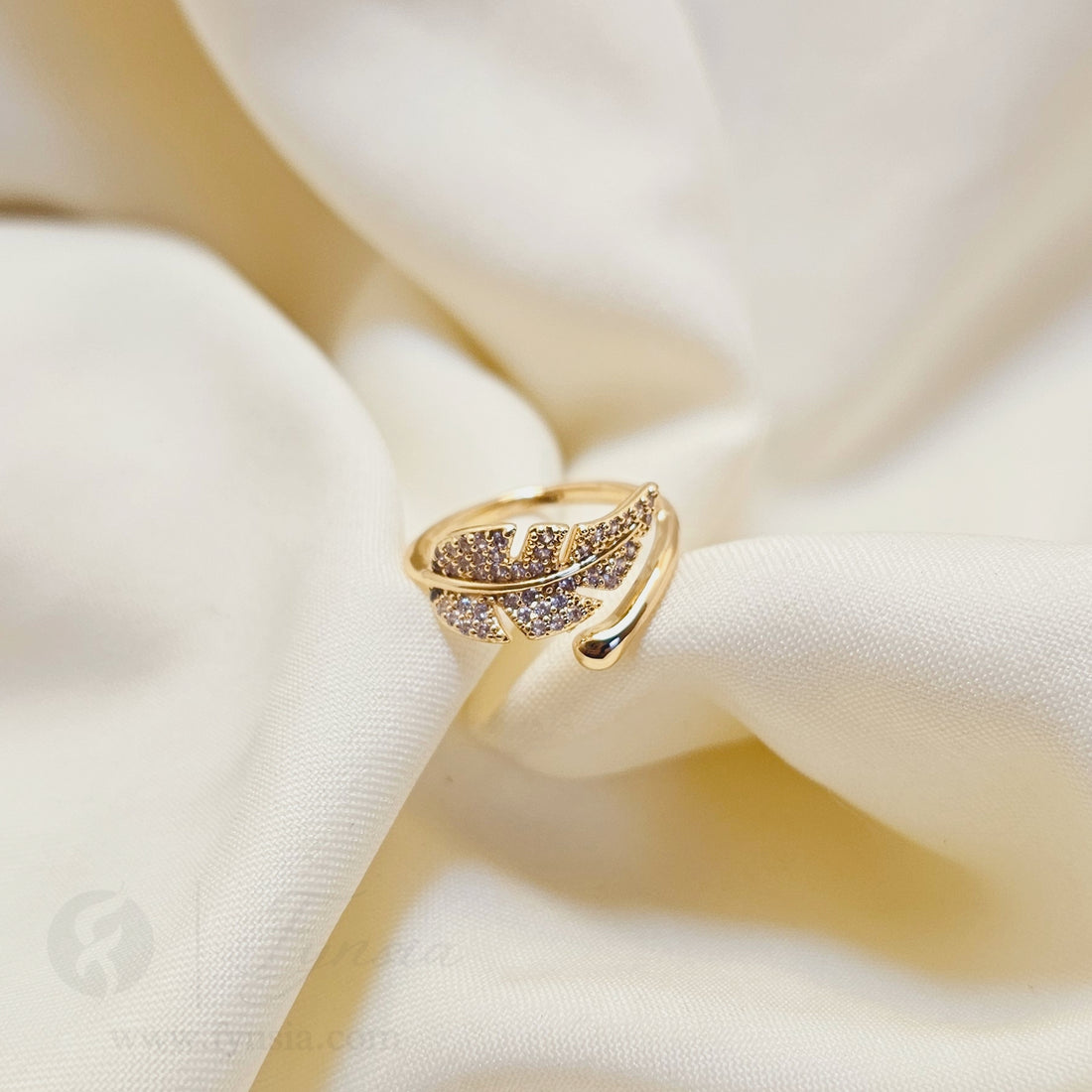 Vini Gold Ring For Women - Anti Tarnish | Fynsia