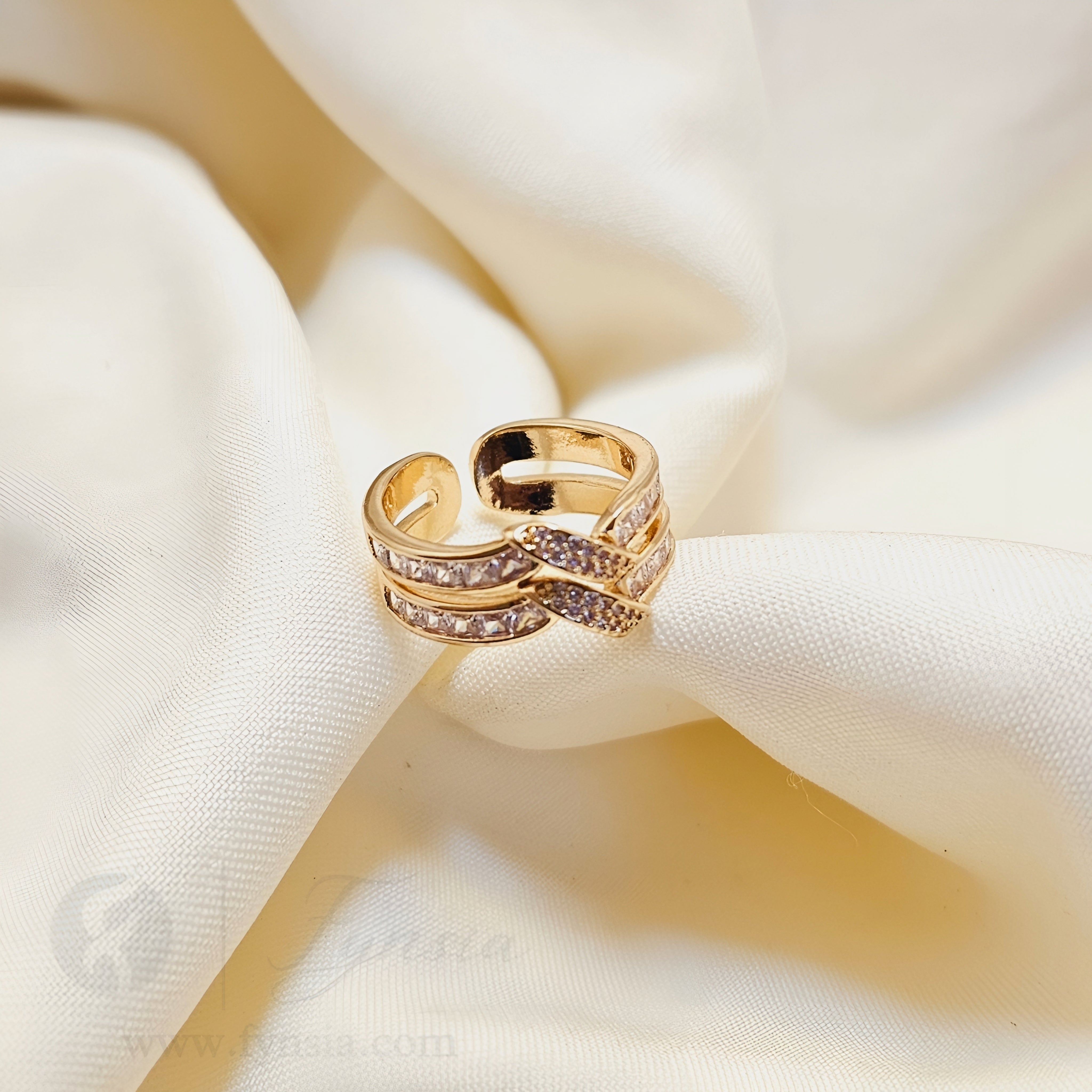Sania Gold Ring For Women - Anti Tarnish | Fynsia