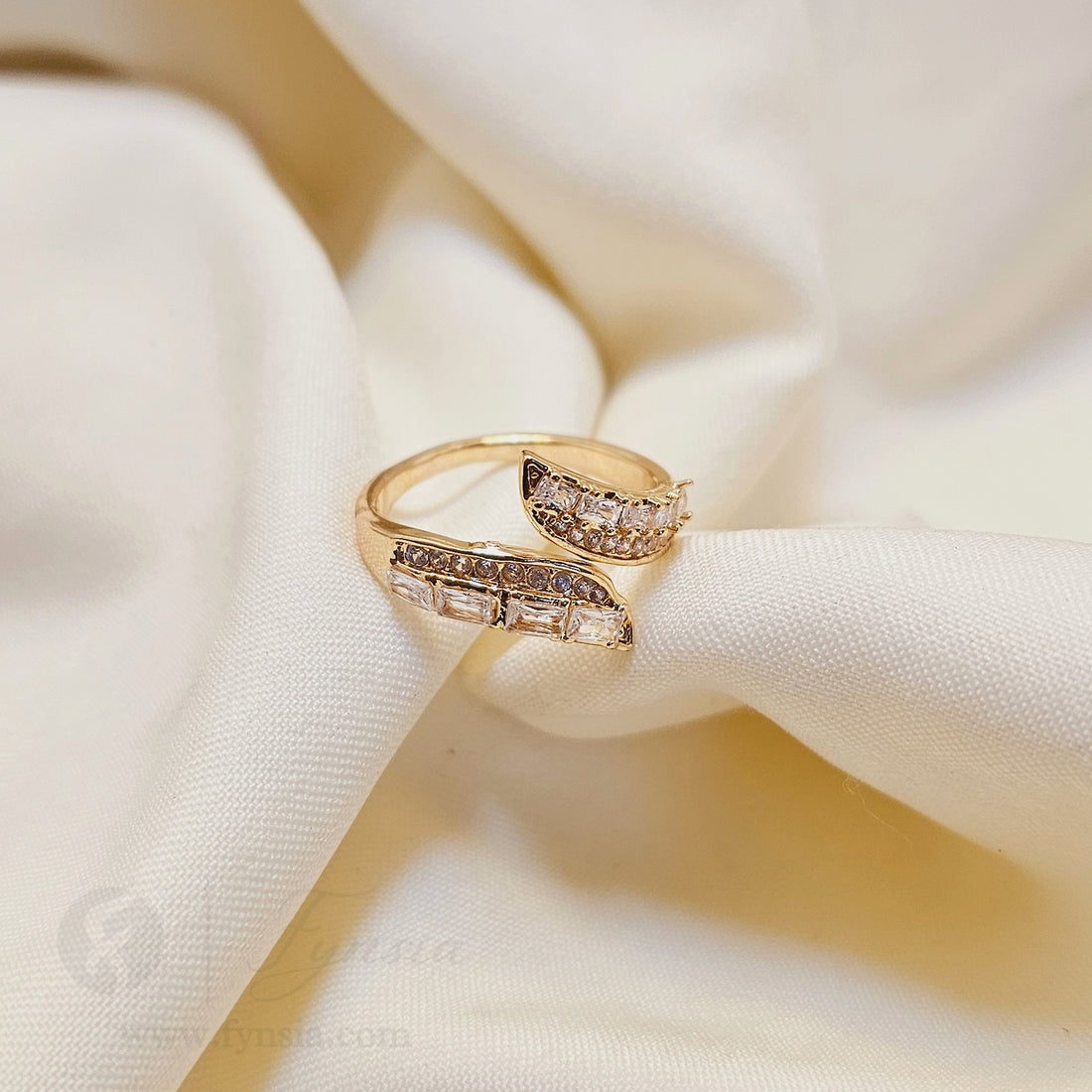 Zoe Gold Ring For Women - Anti Tarnish | Fynsia