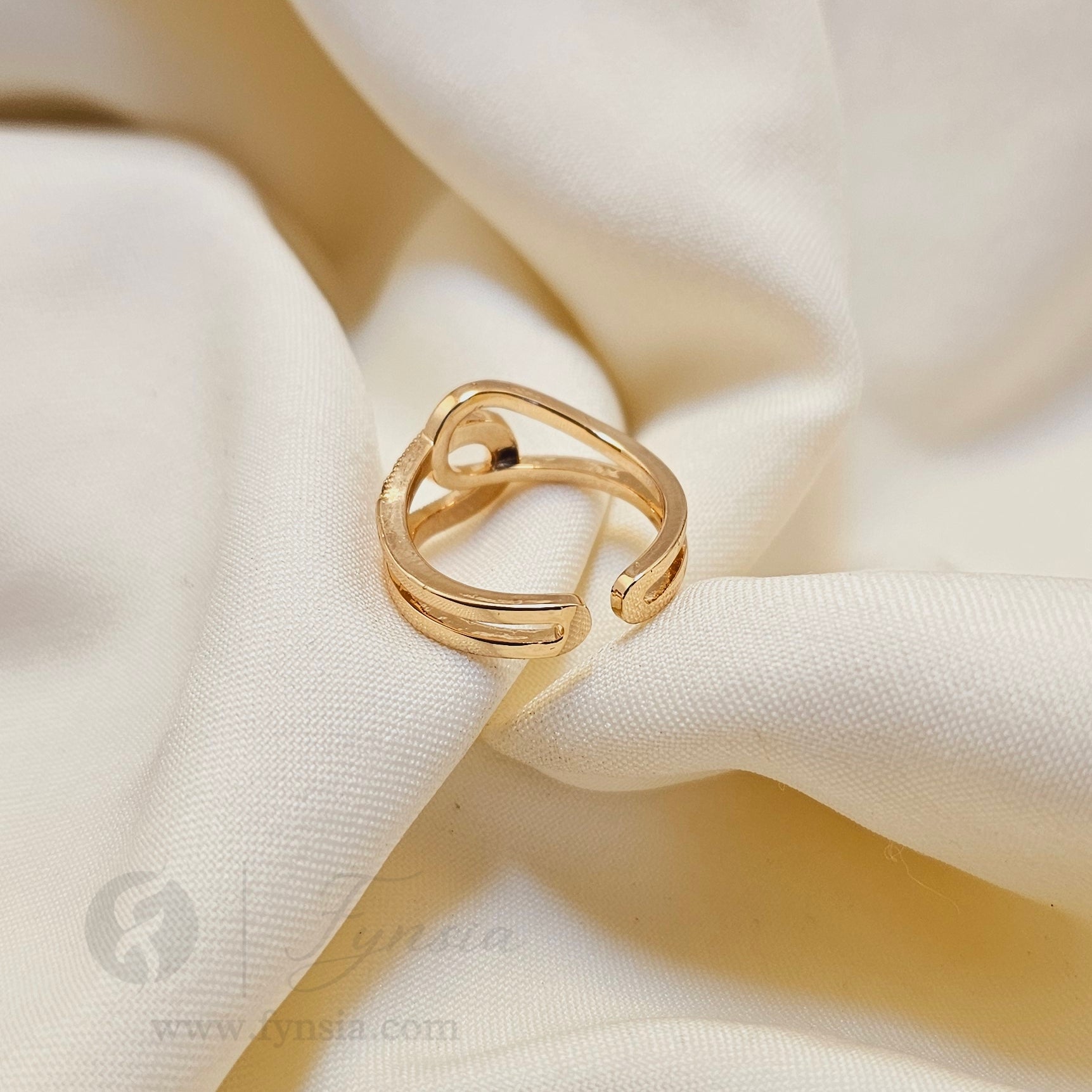 Kulsum Gold Ring For Women - Anti Tarnish | Fynsia