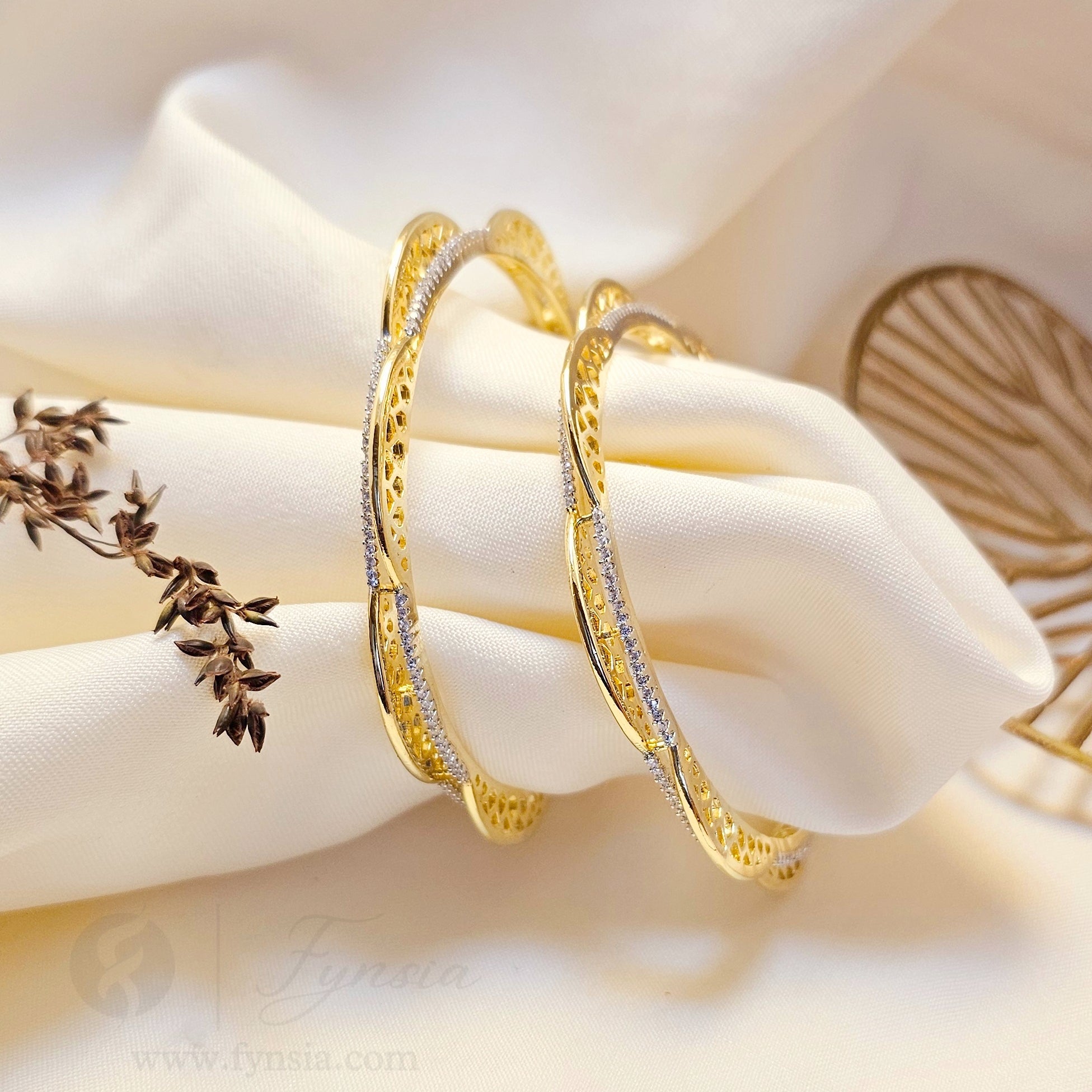 Aasha 18k Gold Tone 2pc Aasha American Diamond Bangles| Fynsia