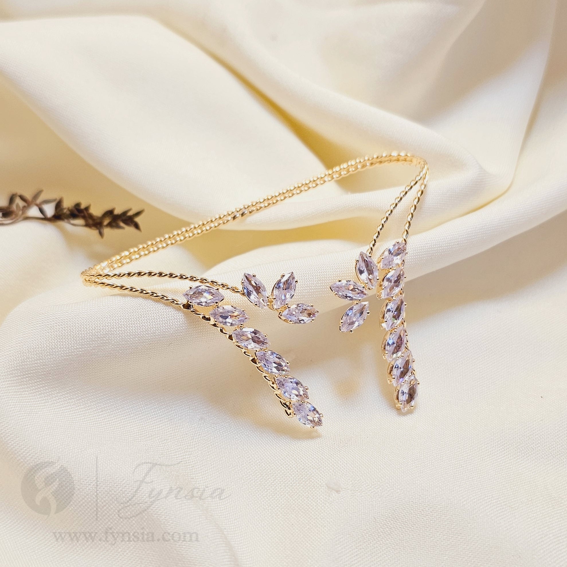 Jasmine Golden Handcuff - Anti-Tarnish | Fynsia