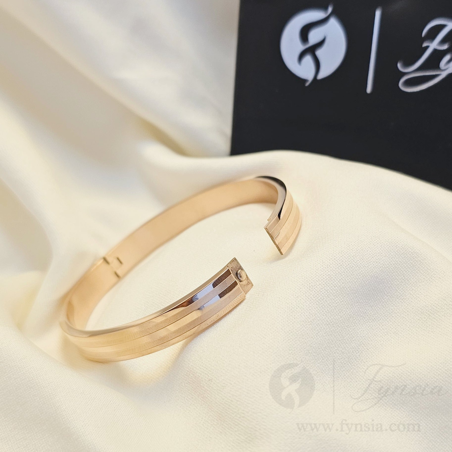 Jade Men's Kada - 18k Rosegold tone | Fynsia