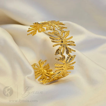 Carol Golden Stainless Steel Chunky Kada – Free Size Bracelet | Fynsia