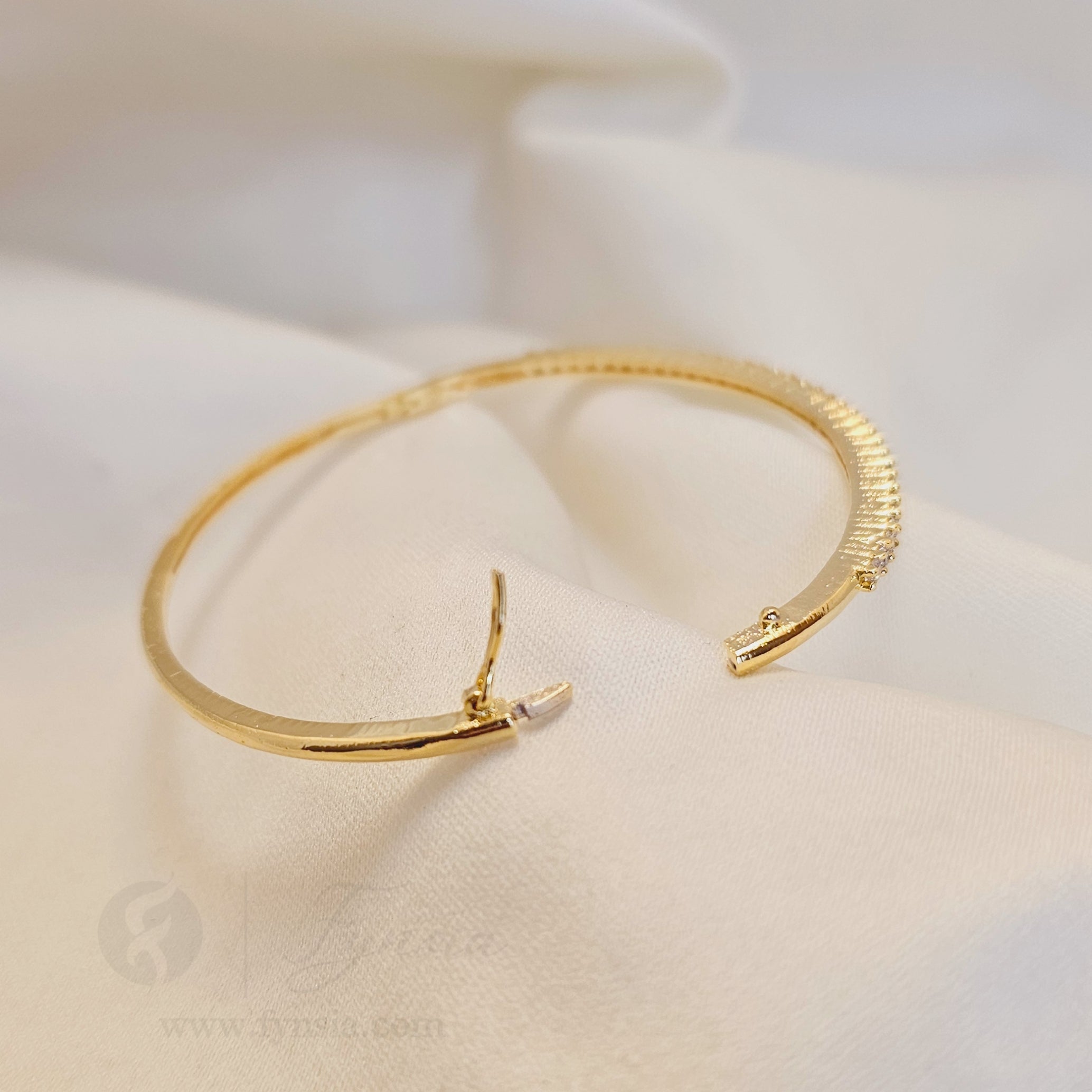 Fiza Zirconia Bracelet – Gold Tone Kada | Fynsia