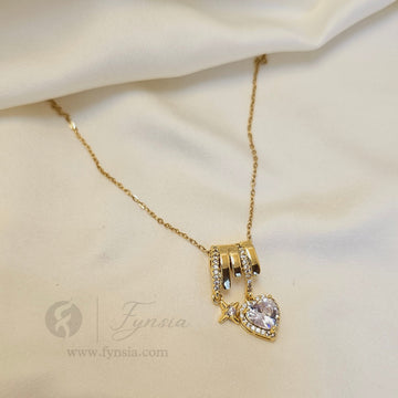 Charm Heart Neckchain – 18K Gold Tone Stainless Steel | Fynsia