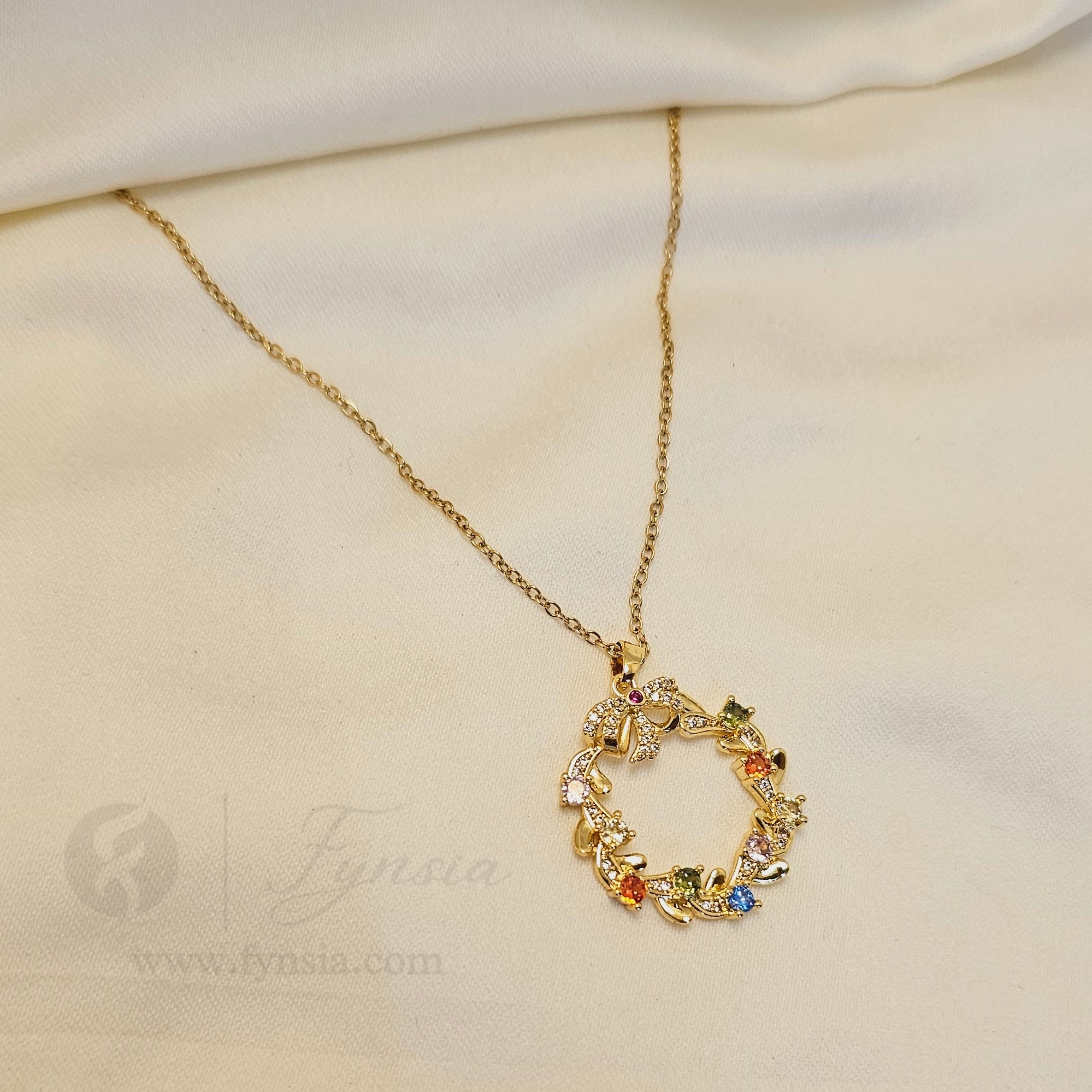 Crescent Multi Neckchain – 18K Gold Tone Stainless Steel | Fynsia