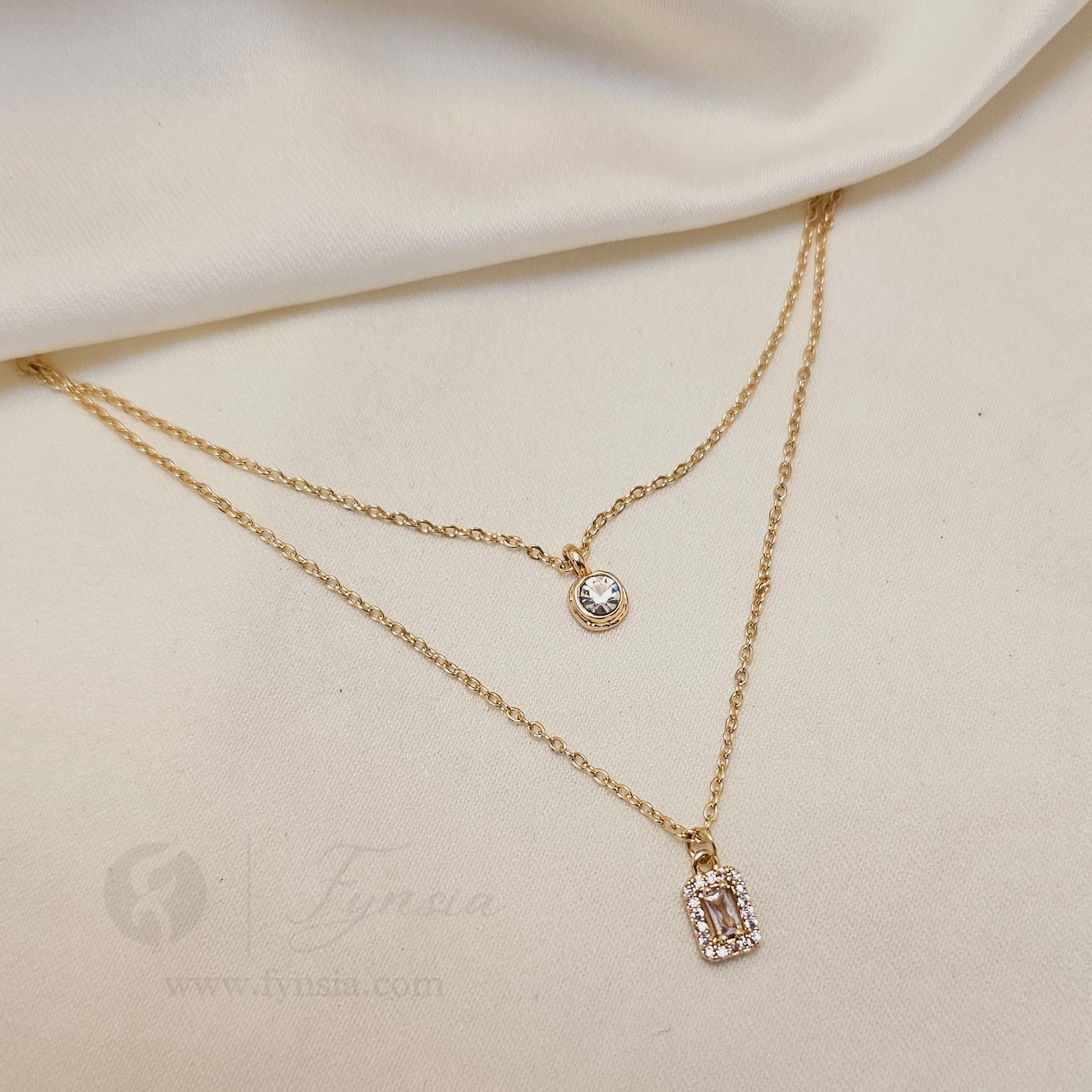 Baguette Dual Layered Neckchain – 18K Gold Tone Stainless Steel | Fynsia
