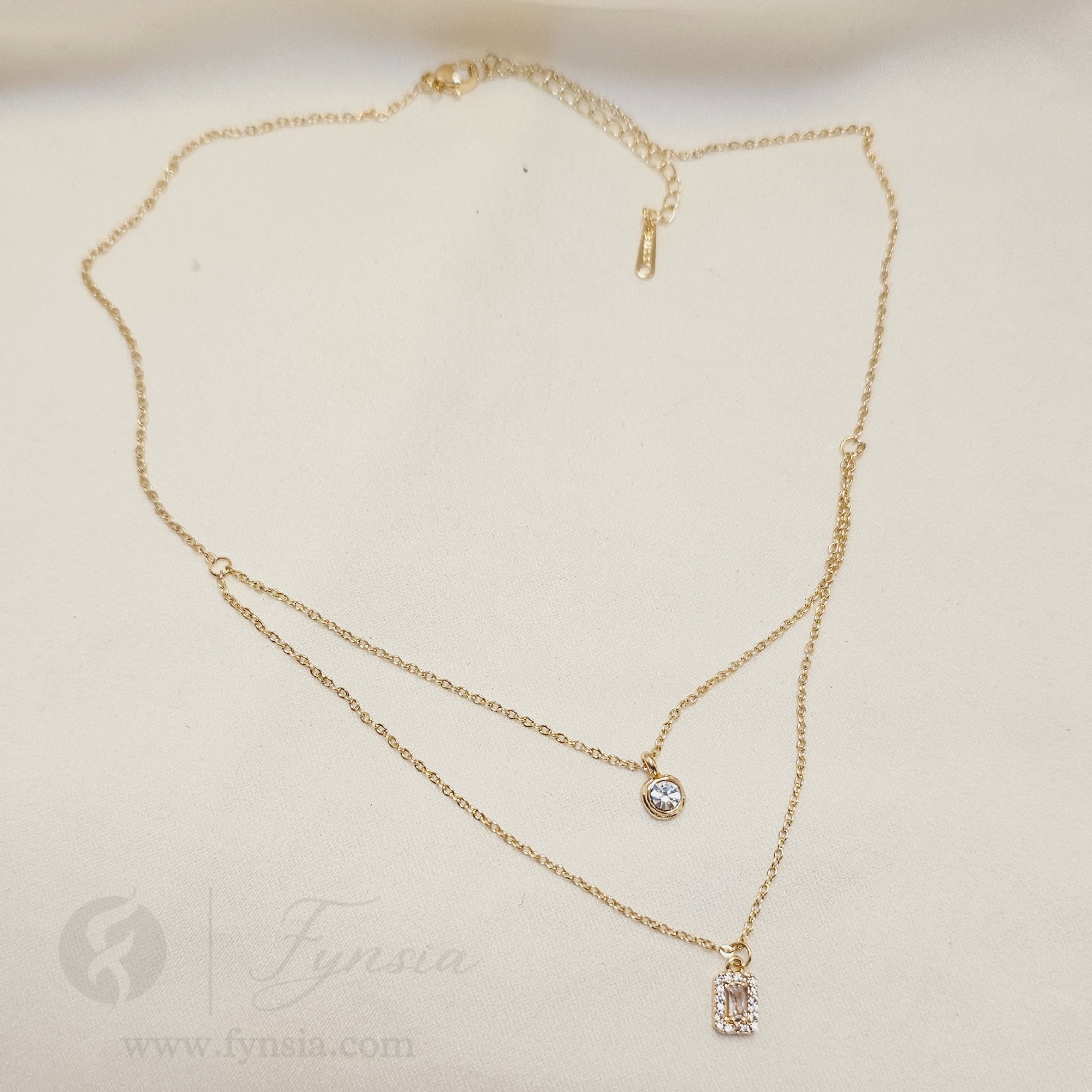 Baguette Dual Layered Neckchain – 18K Gold Tone Stainless Steel | Fynsia