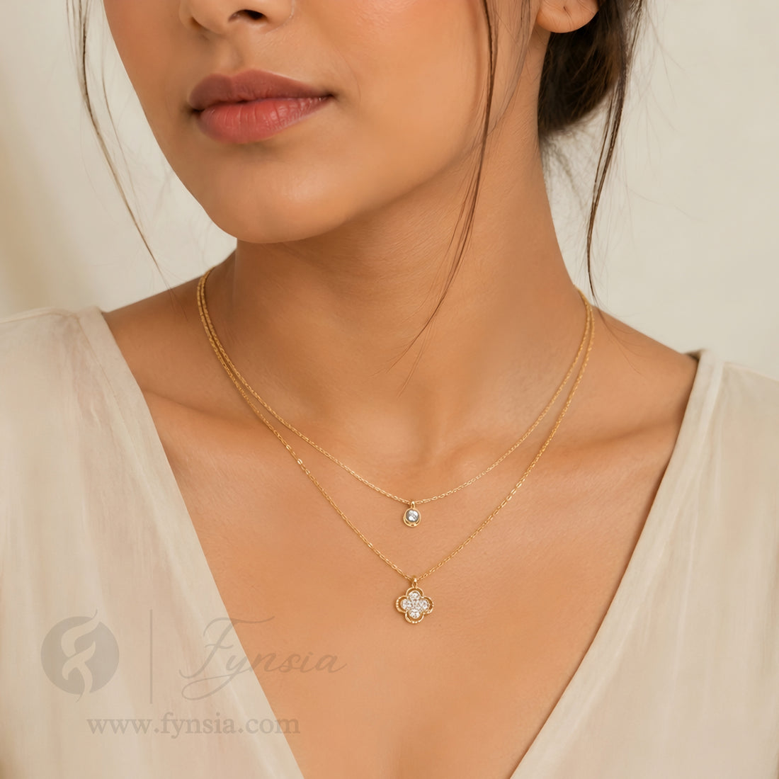 Clover Dual Layered Neckchain – 18K Gold Tone Stainless Steel | Fynsia