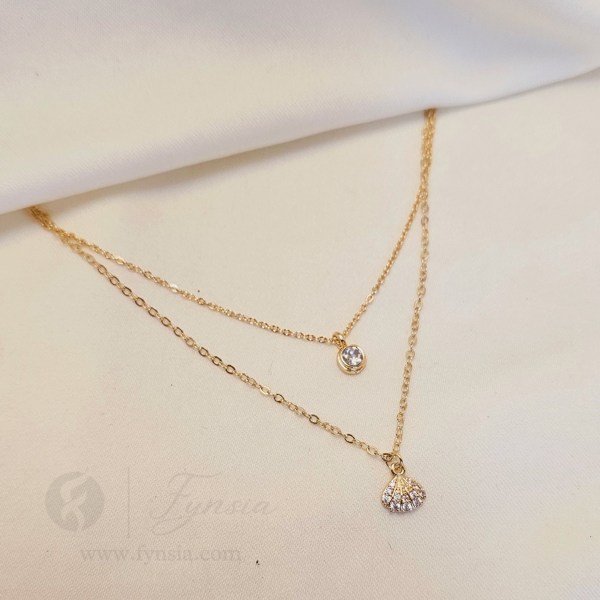 Oyester Dual Layered Neckchain – 18K Gold Tone Stainless Steel | Fynsia