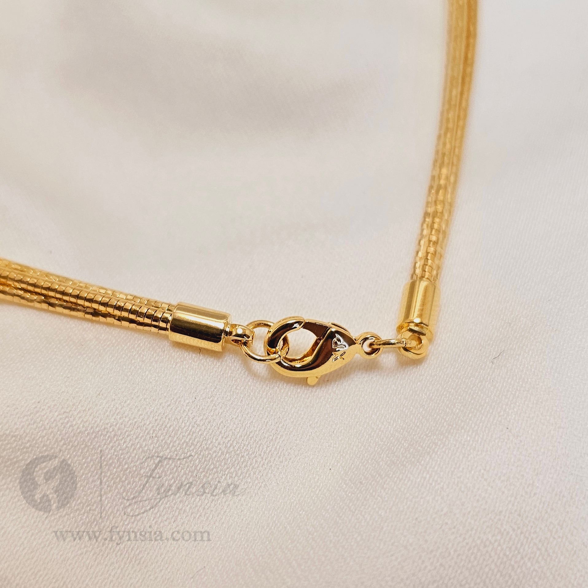 Xuping 3-Layer Herringbone Gold Tone Neckchain – Demi-Fine Jewelry | Fynsia -