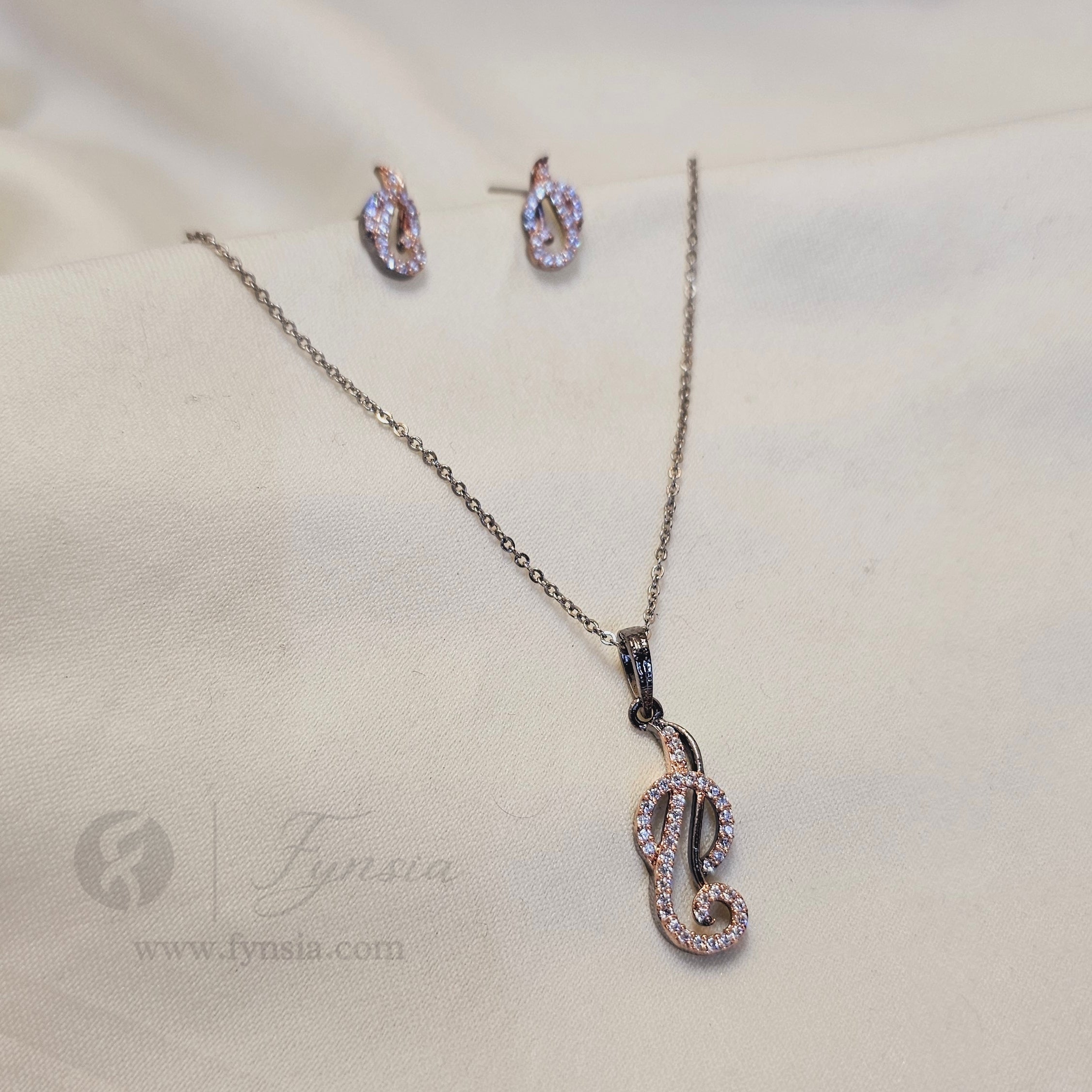 SALE ANTI-TARNISH PENDANT SET - 49 | Fynsia