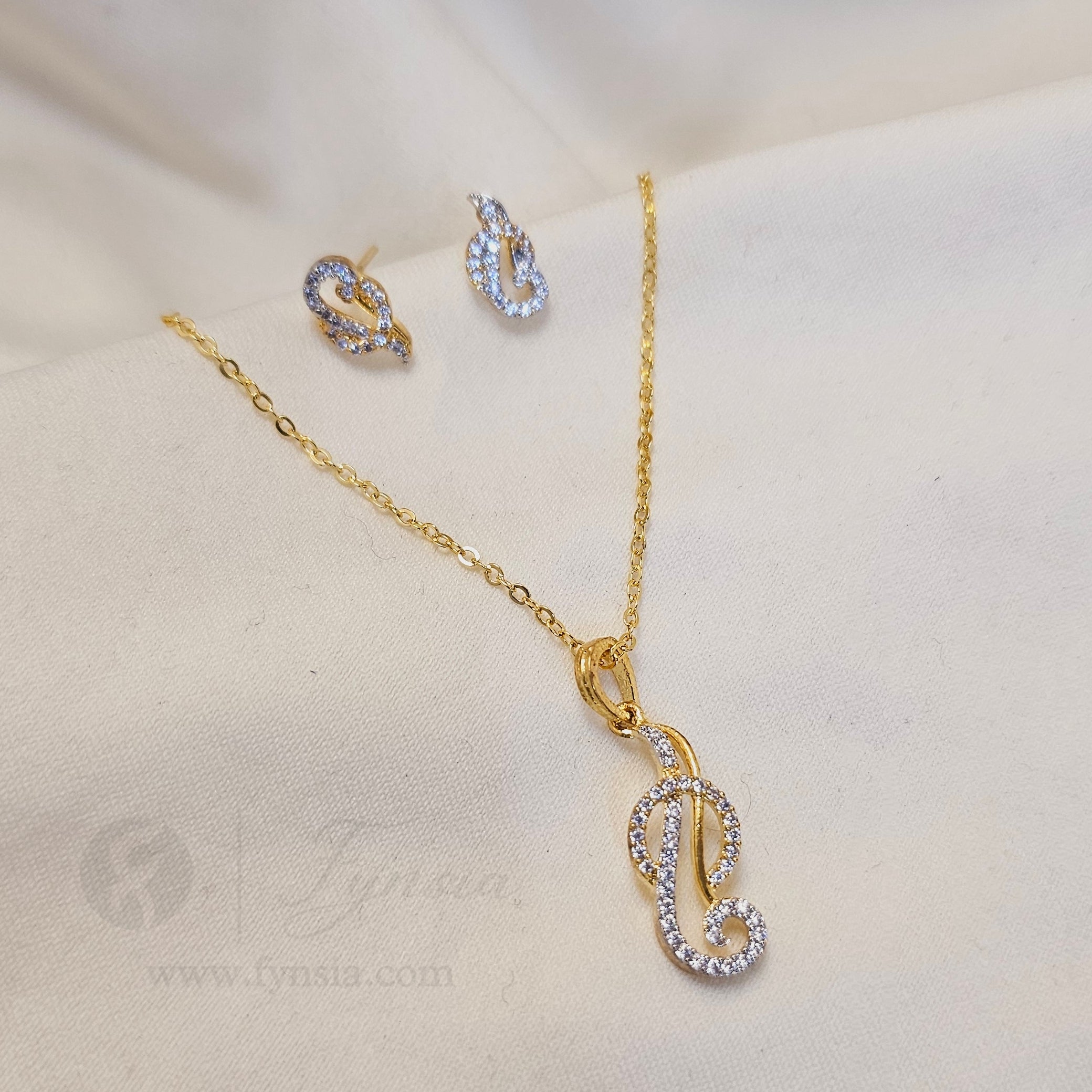 SALE ANTI-TARNISH PENDANT SET - 119 | Fynsia