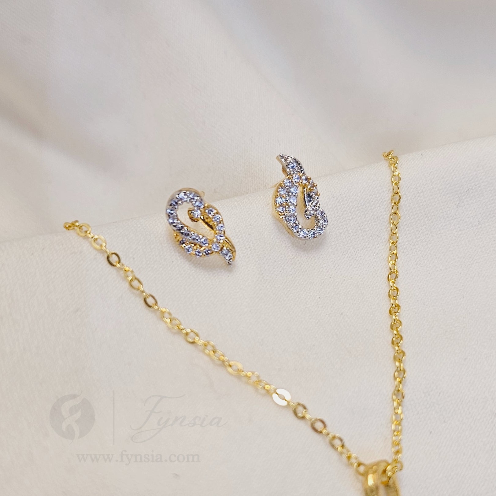 SALE ANTI-TARNISH PENDANT SET - 119 | Fynsia