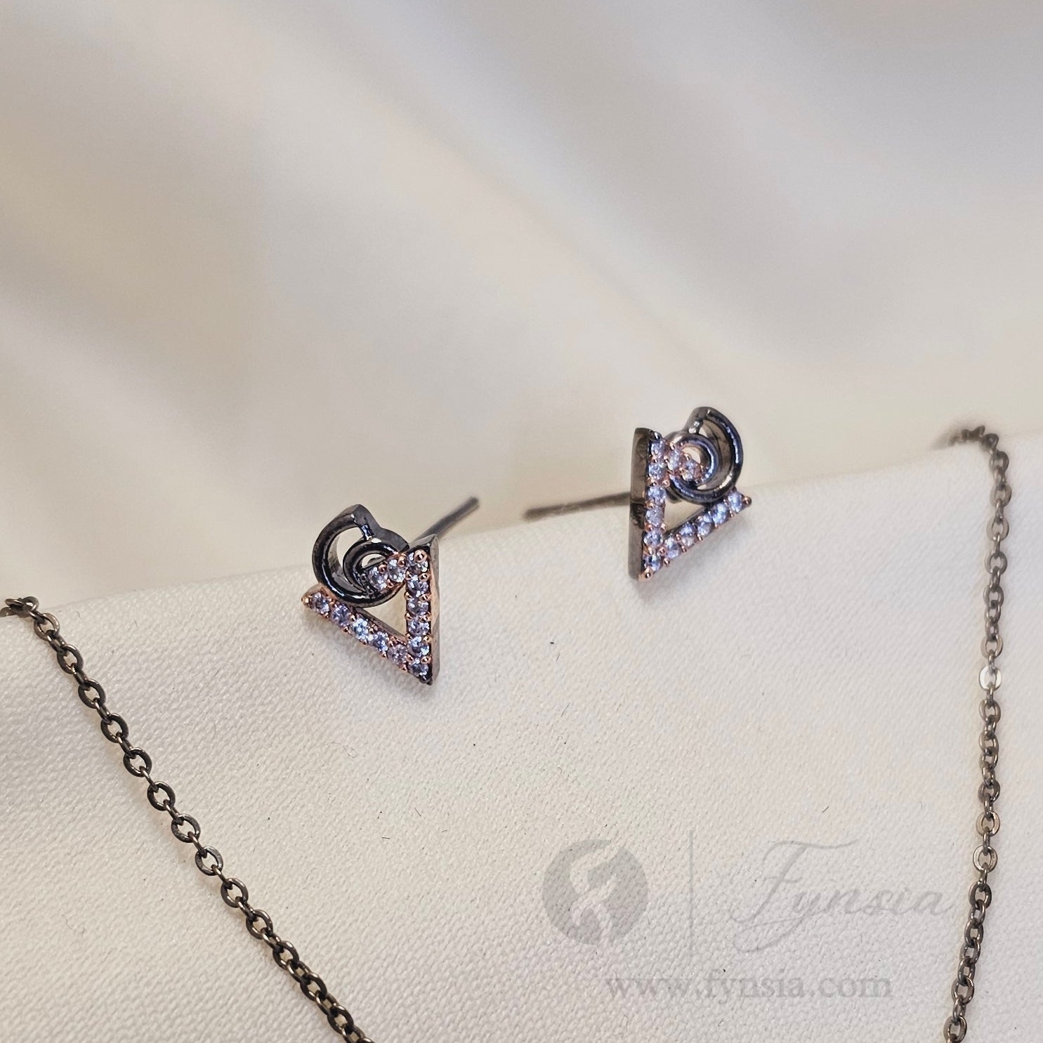 SALE ANTI-TARNISH PENDANT SET - 11 | Fynsia