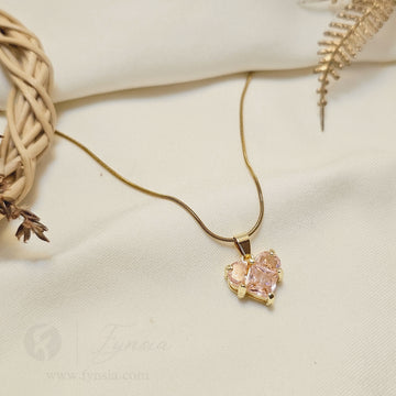 Devotion love Neckchain – 18K Gold Tone Stainless Steel | Fynsia