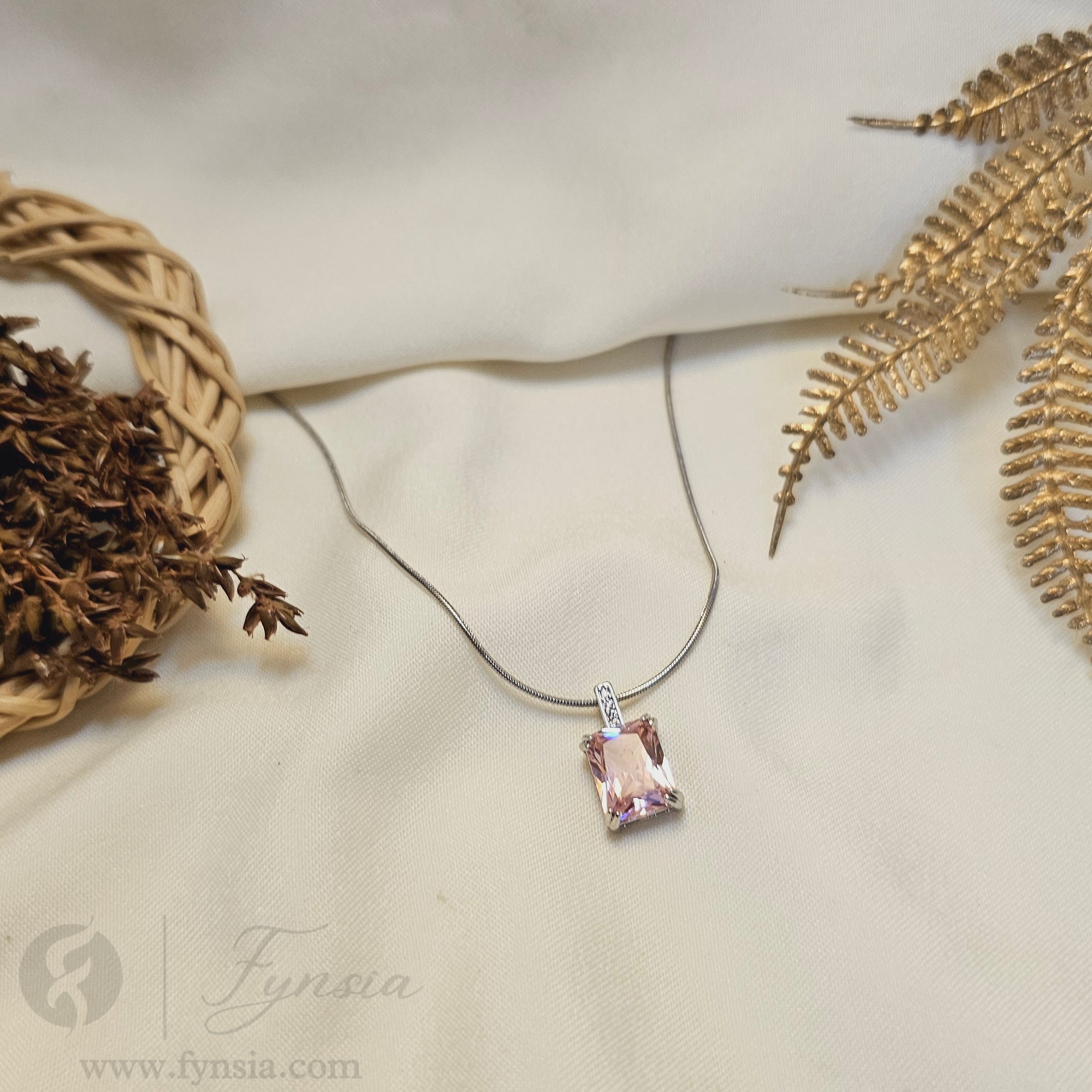 Pink salt Neckchain –  silver Tone Stainless Steel | Fynsia