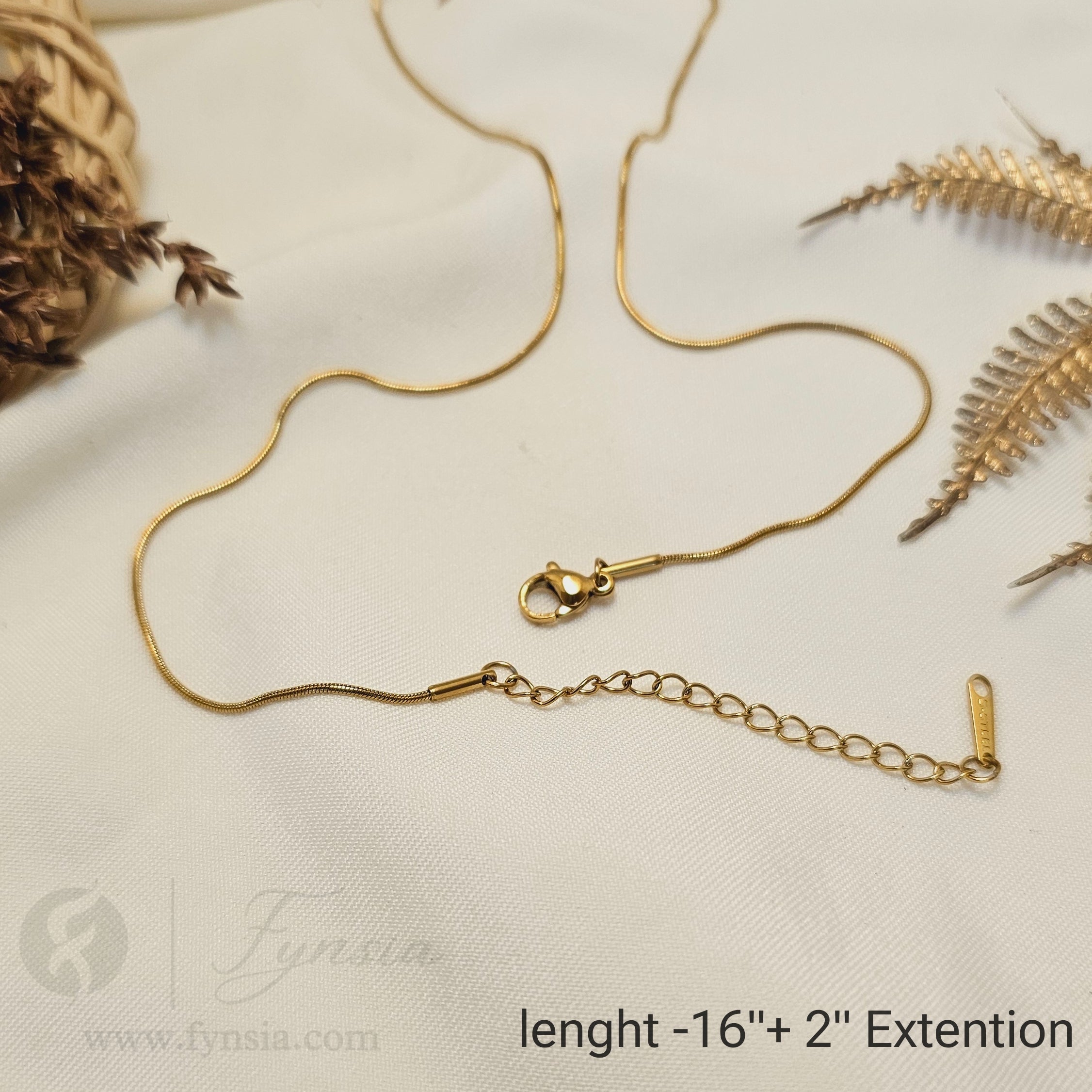 Celestia drop Neckchain – 18K Gold Tone Stainless Steel | Fynsia