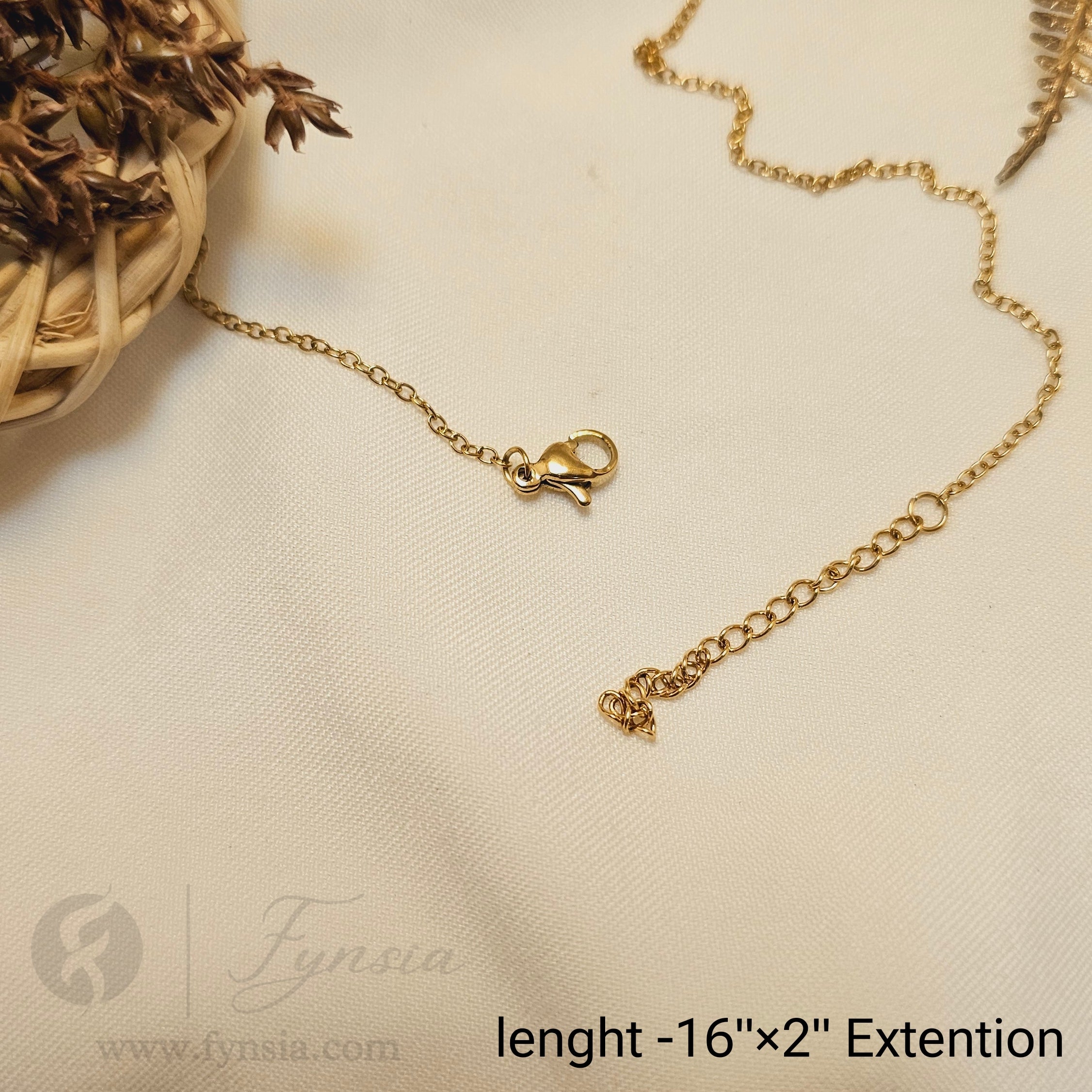Alora Neckchain – 18K Gold Tone Stainless Steel | Fynsia