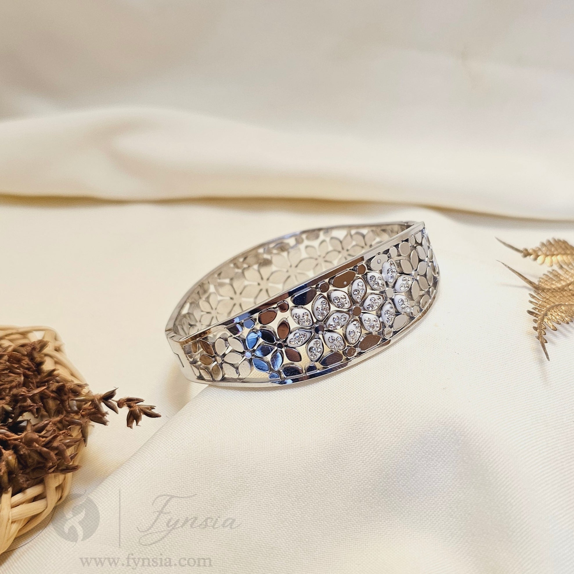 Viora Anti Tarnish Kada – Stainless Steel Bracelet | Fynsia