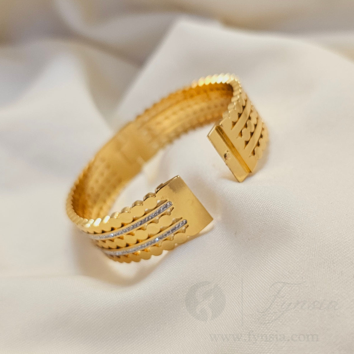 Ayeza Golden Anti Tarnish Kada – Stainless Steel Bracelet | Fynsia