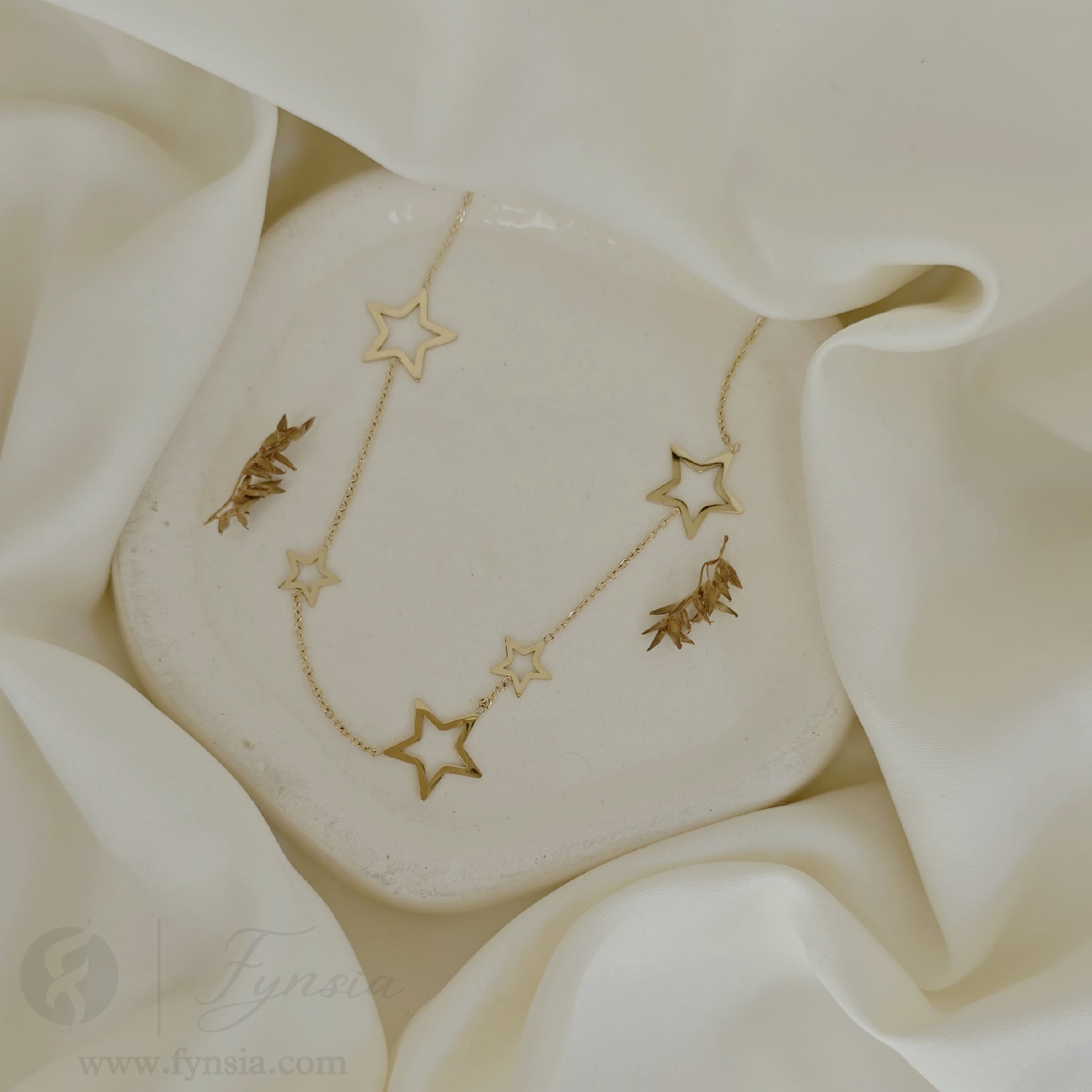 Shawn Neckchain – 18K Gold Tone Stainless Steel | Fynsia