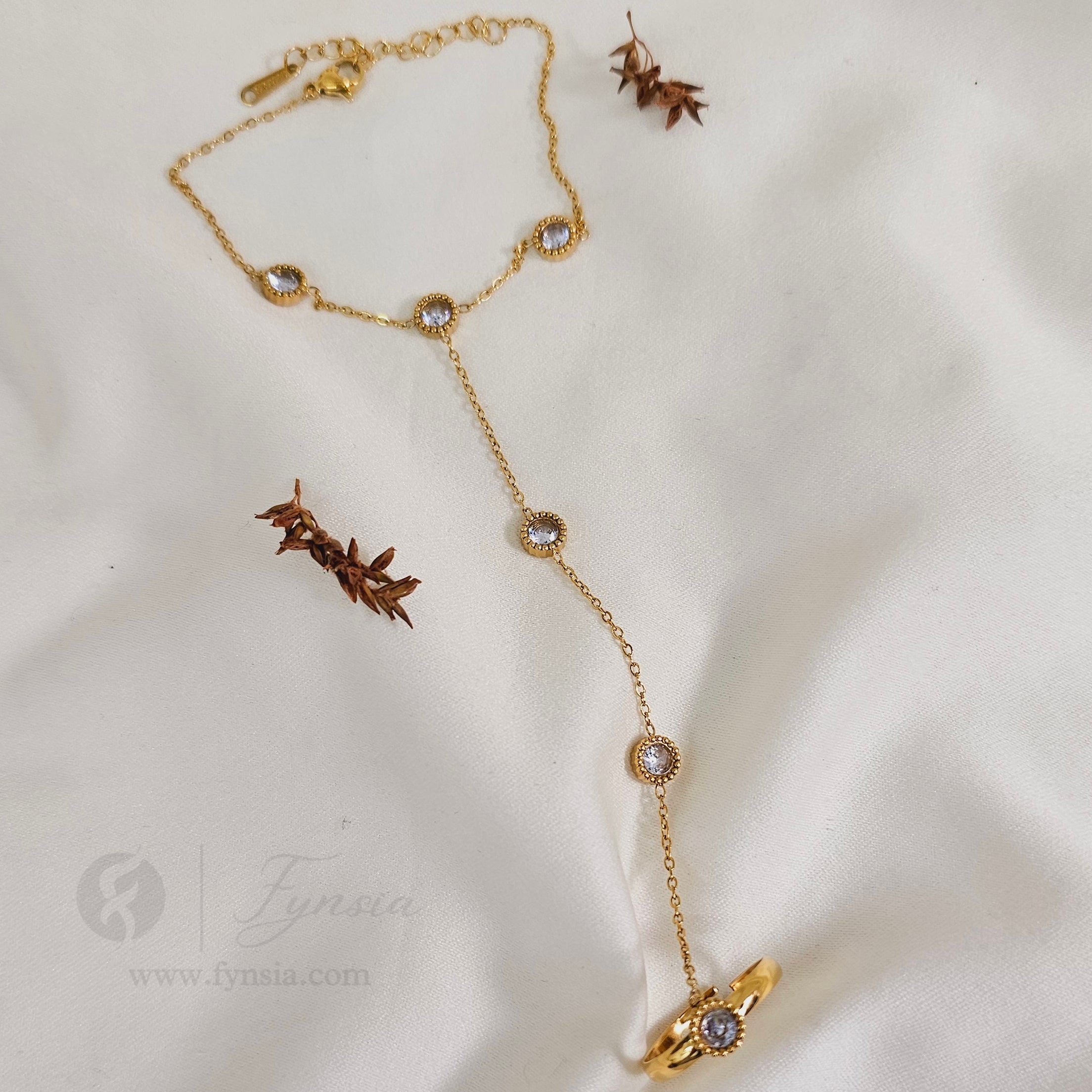 Sapphire Golden Handcuff - Anti-Tarnish | Fynsia