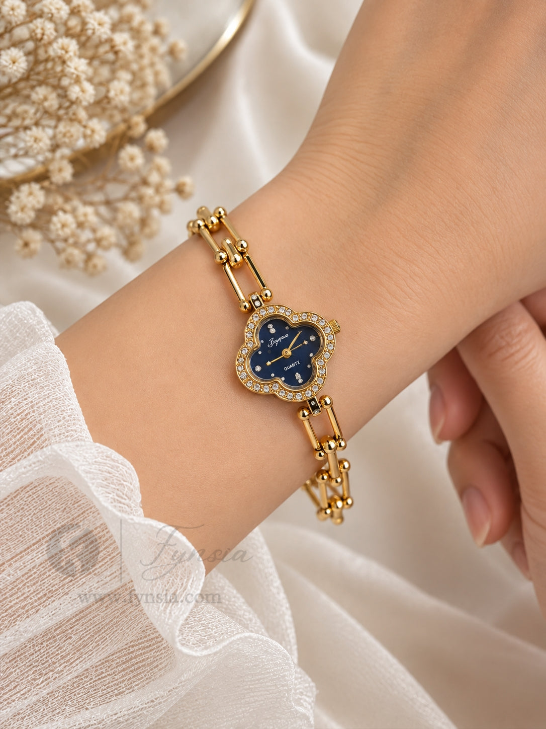 Binish Golden Black Clover Dial Chain Belt Women's Watch | Fynsia
