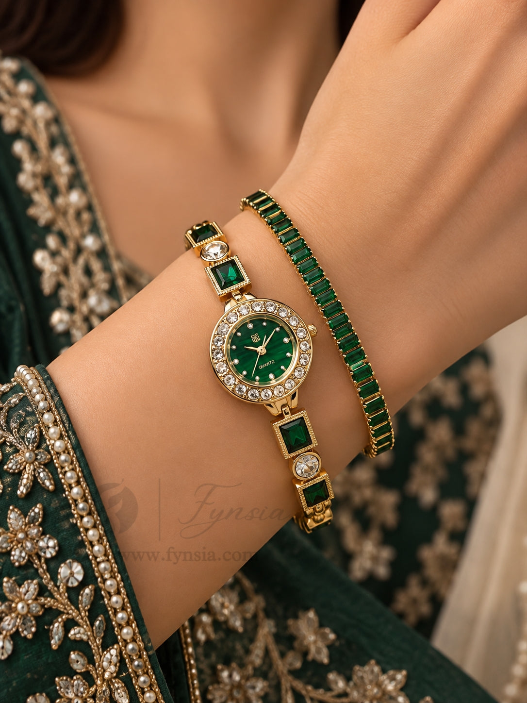 Katherine Golden Green Round Dial Metal Belt Women's Watch With Bracelet| Fynsia