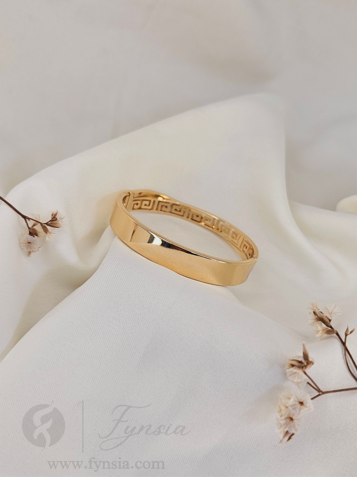 Aria Golden Anti Tarnish Kada – Stainless Steel Bracelet | Fynsia
